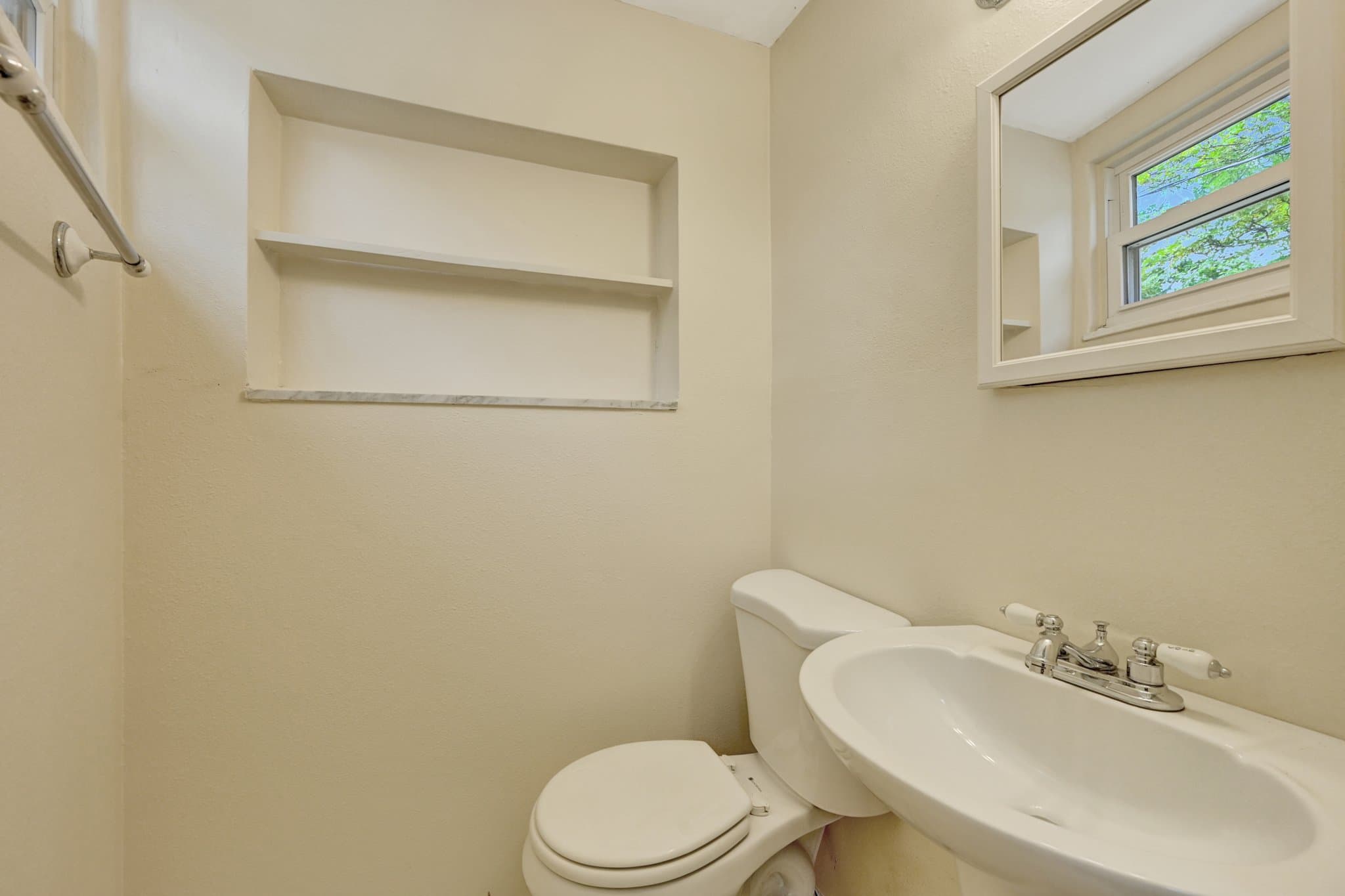 St Petersburg House: 446 37th Ave NE