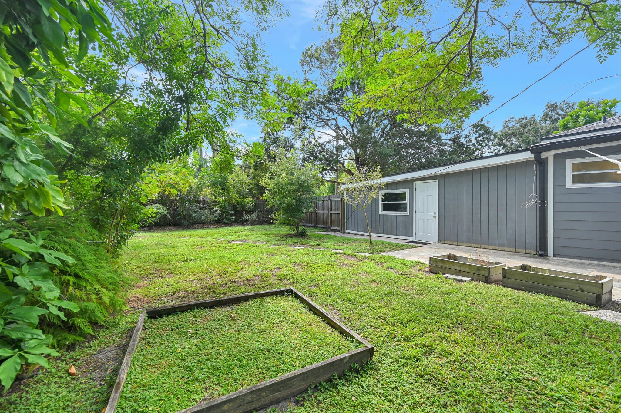 St Petersburg House: 446 37th Ave NE