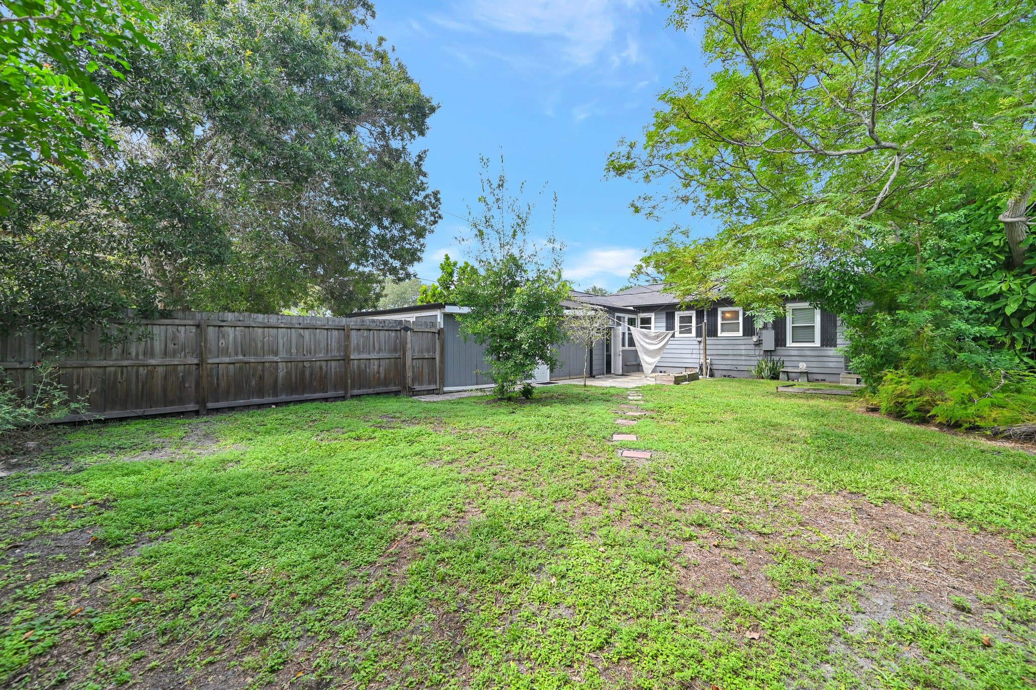 St Petersburg House: 446 37th Ave NE
