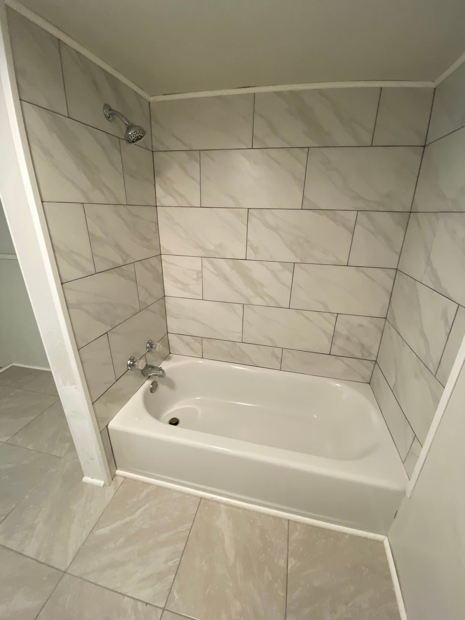 carnegie Apartment: 709 carothers ave