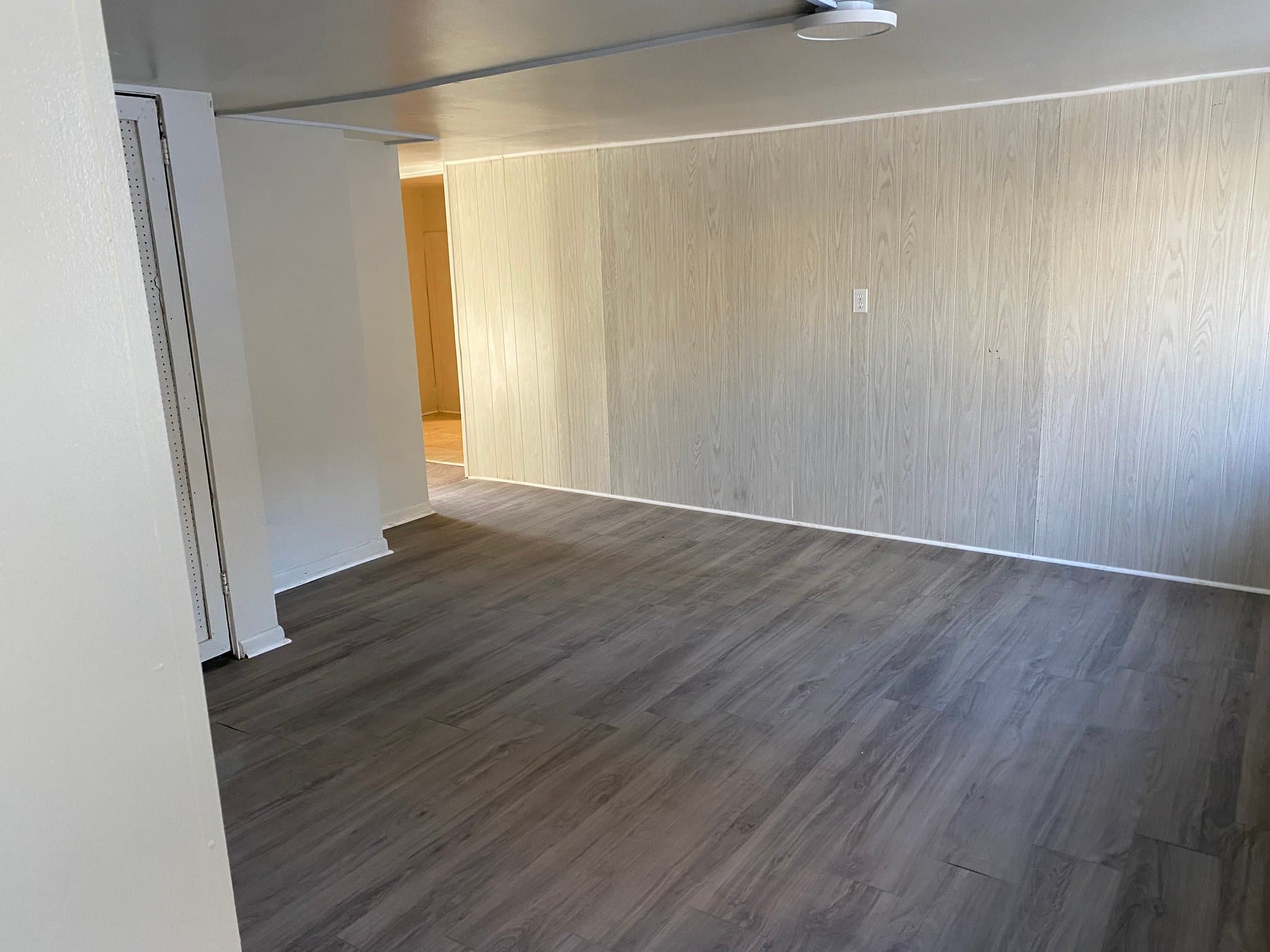carnegie Apartment: 709 carothers ave