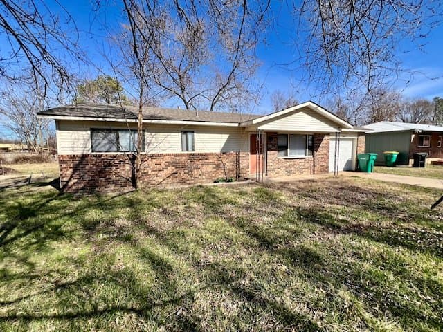 Rogers House: 1405 N Margaret Place