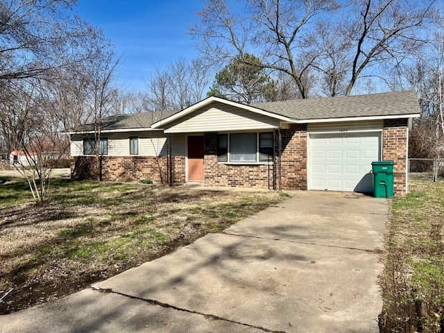 Rogers House: 1405 N Margaret Place