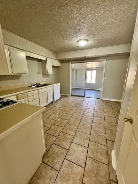 Rogers House: 1405 N Margaret Place