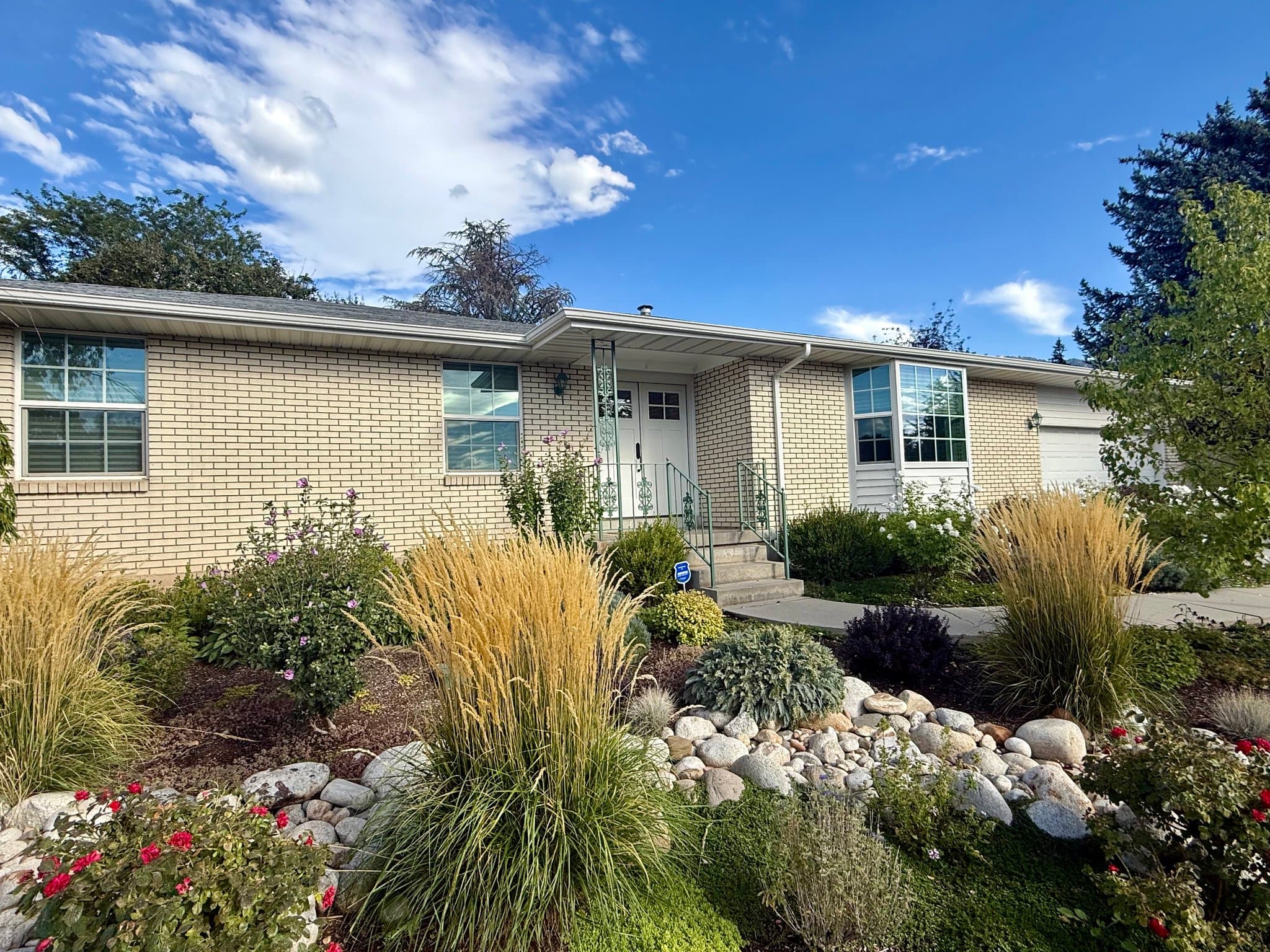 Sandy House: 8489 S Sun Valley Dr