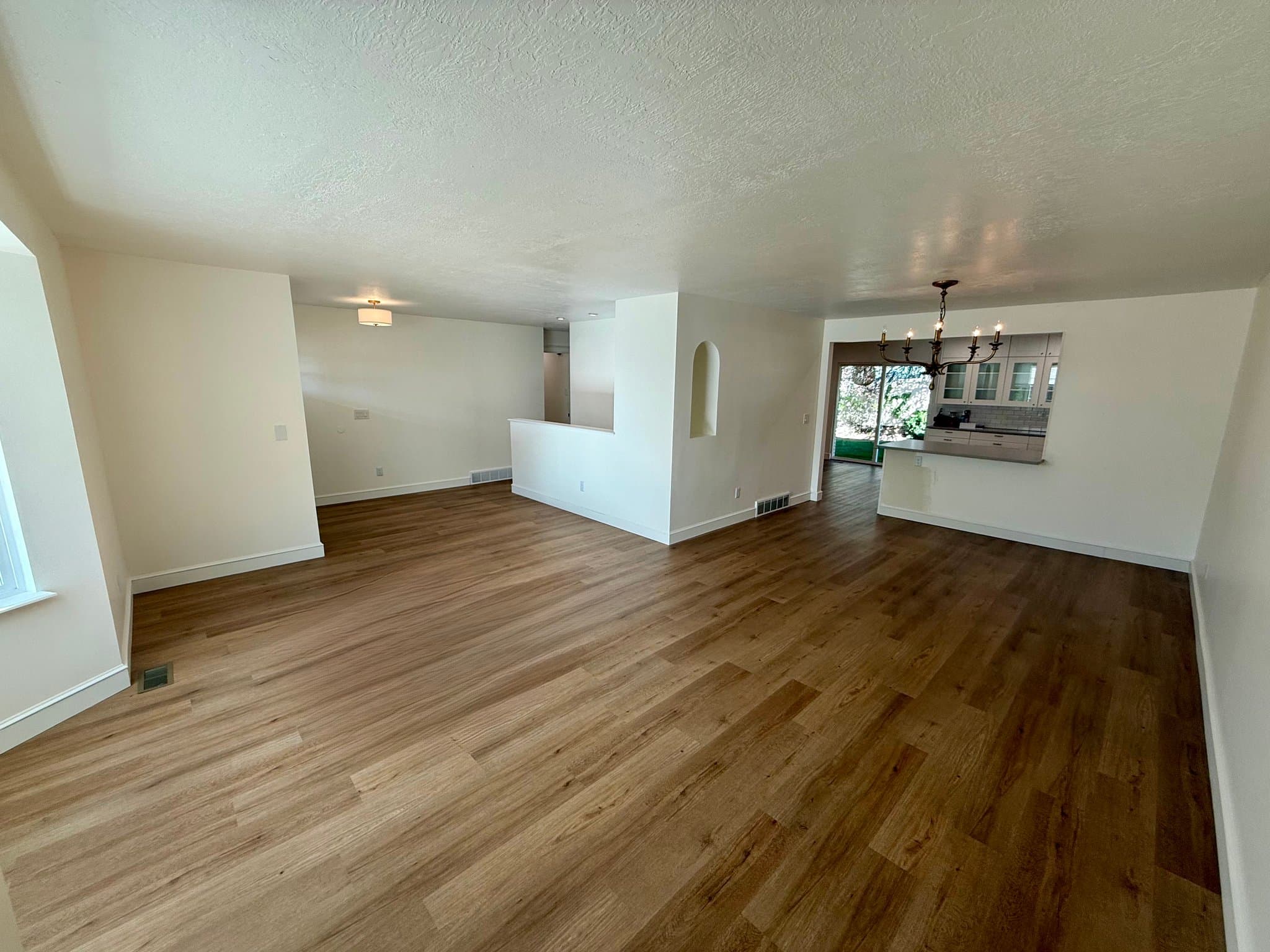 Sandy House: 8489 S Sun Valley Dr
