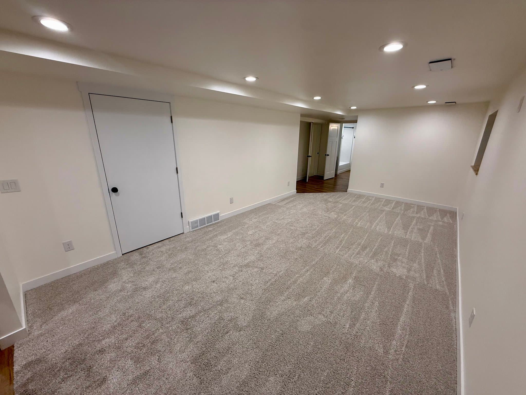 Sandy House: 8489 S Sun Valley Dr