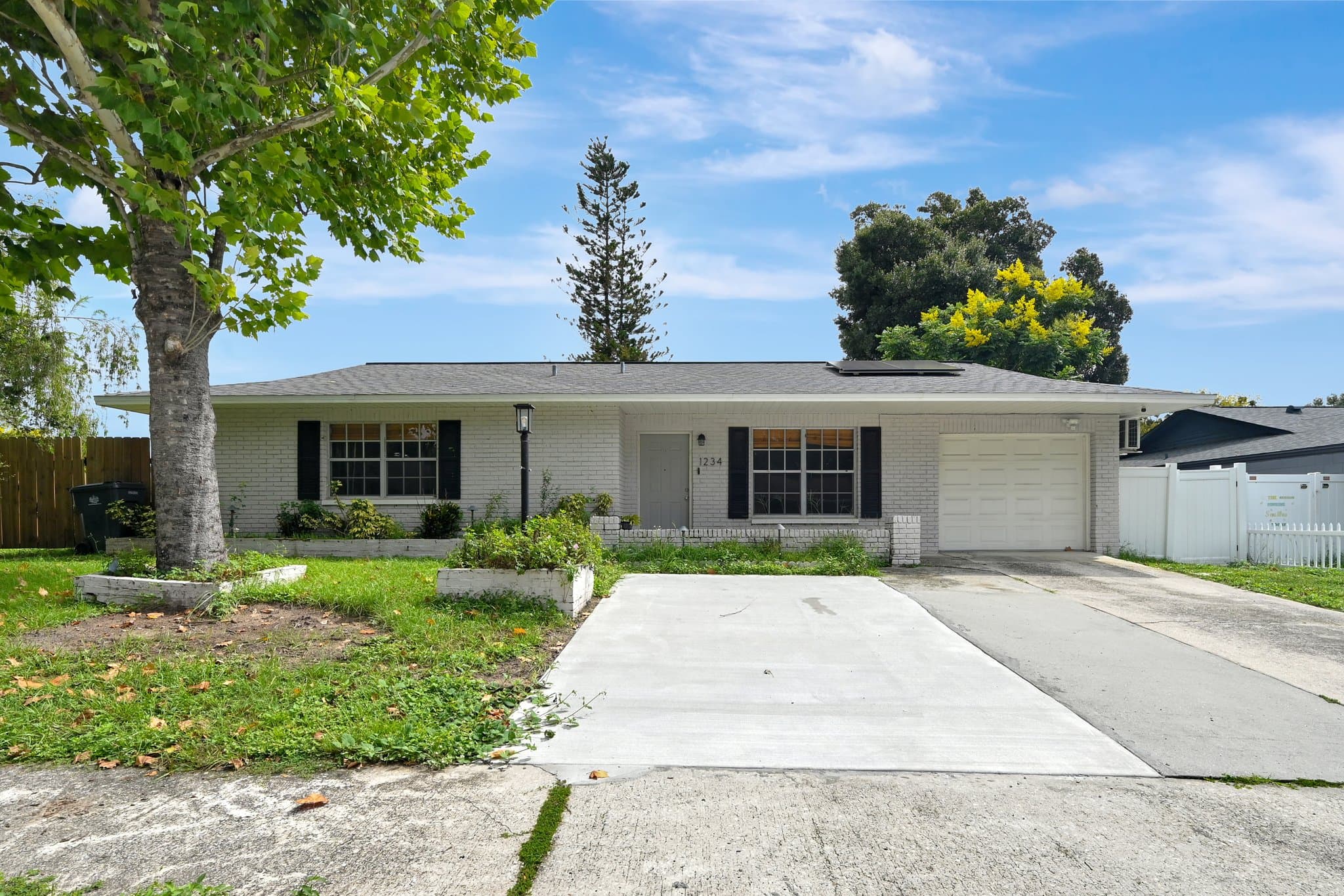 Seffner House: 1234 Oak Valley Dr