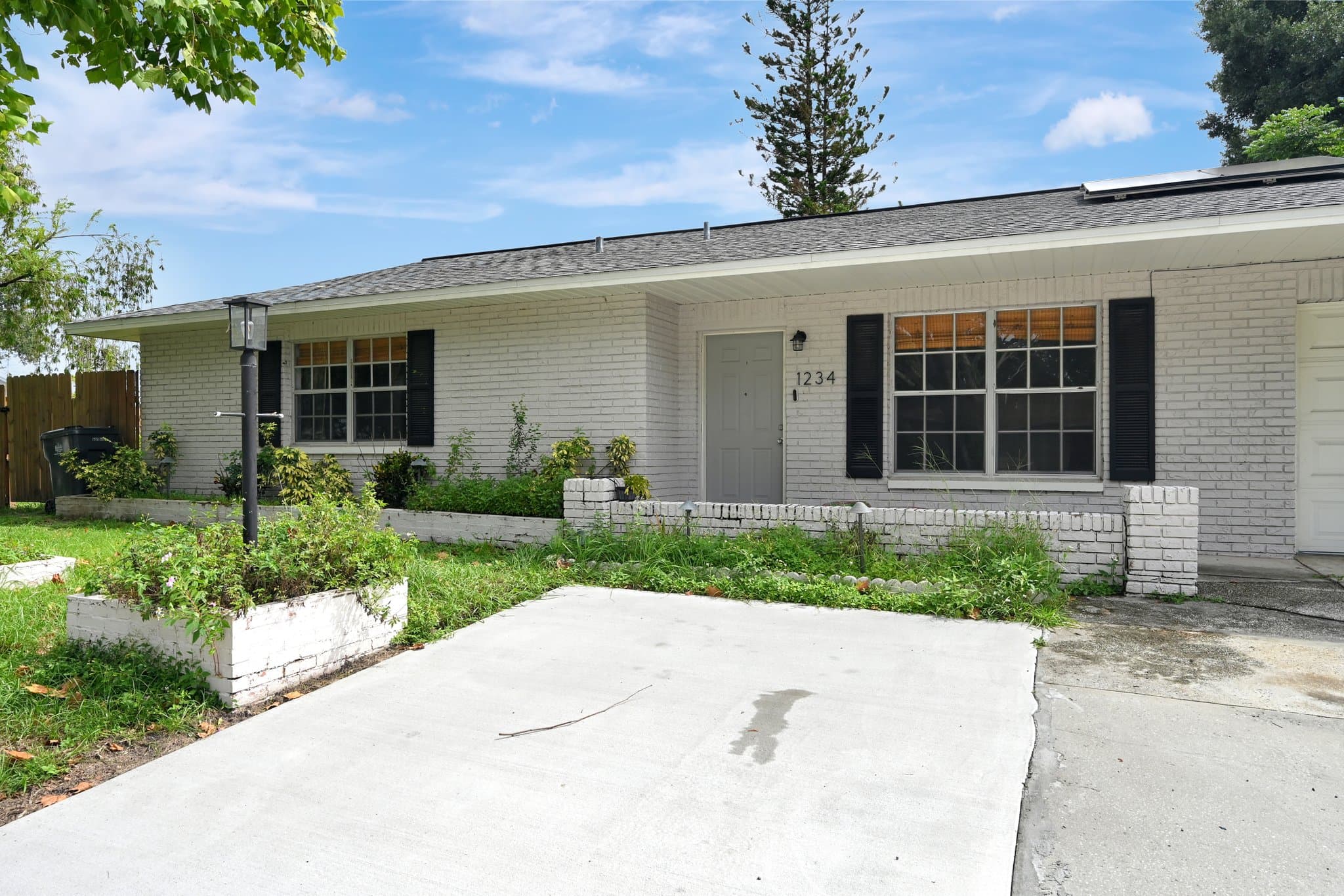 Seffner House: 1234 Oak Valley Dr