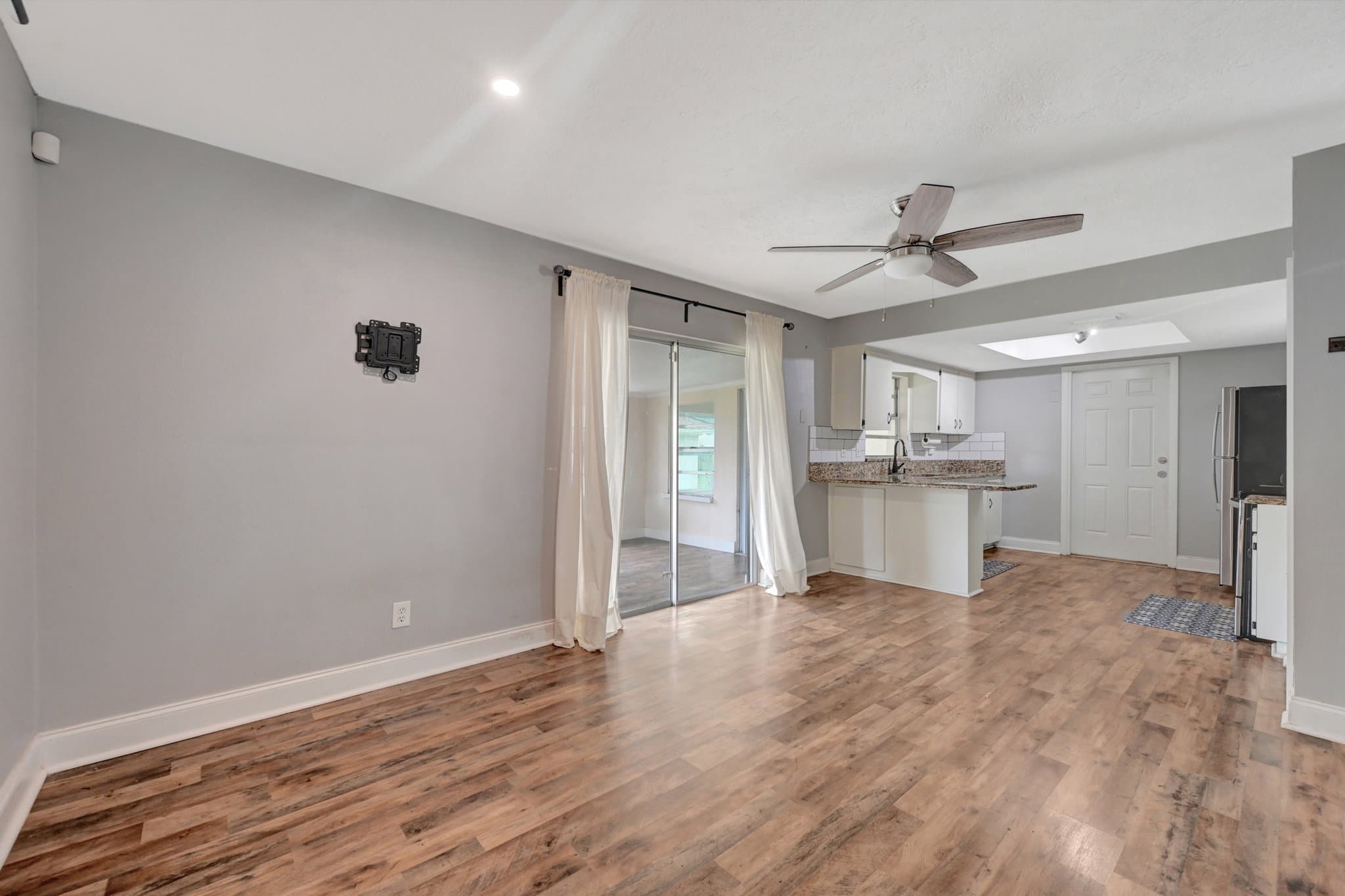 Seffner House: 1234 Oak Valley Dr