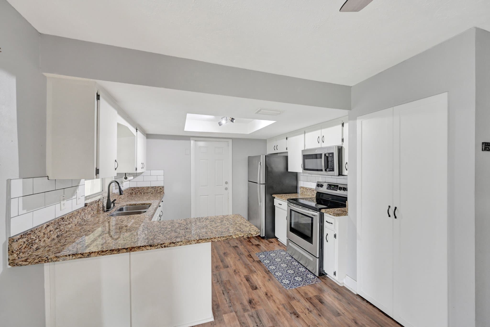 Seffner House: 1234 Oak Valley Dr