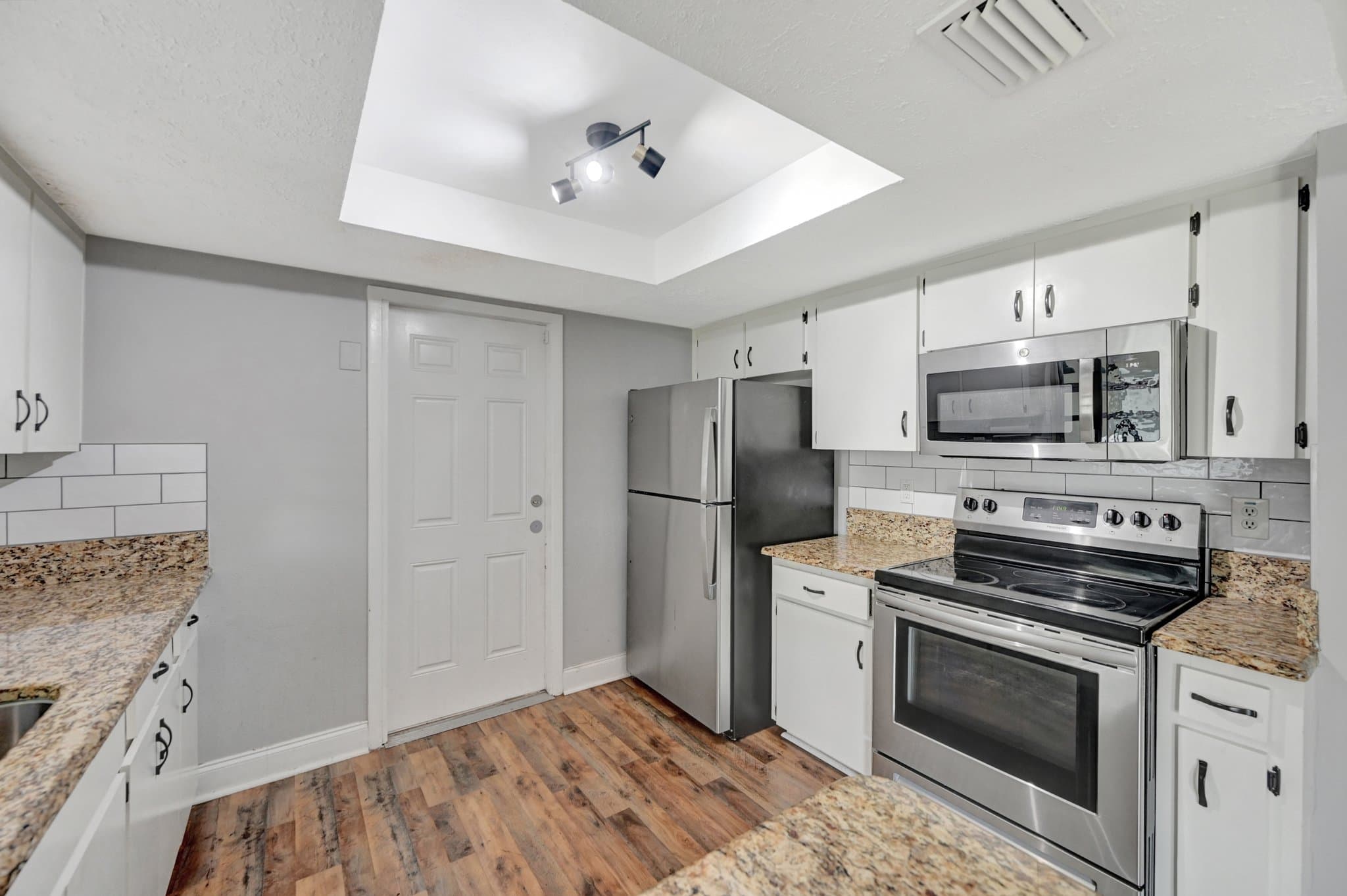 Seffner House: 1234 Oak Valley Dr
