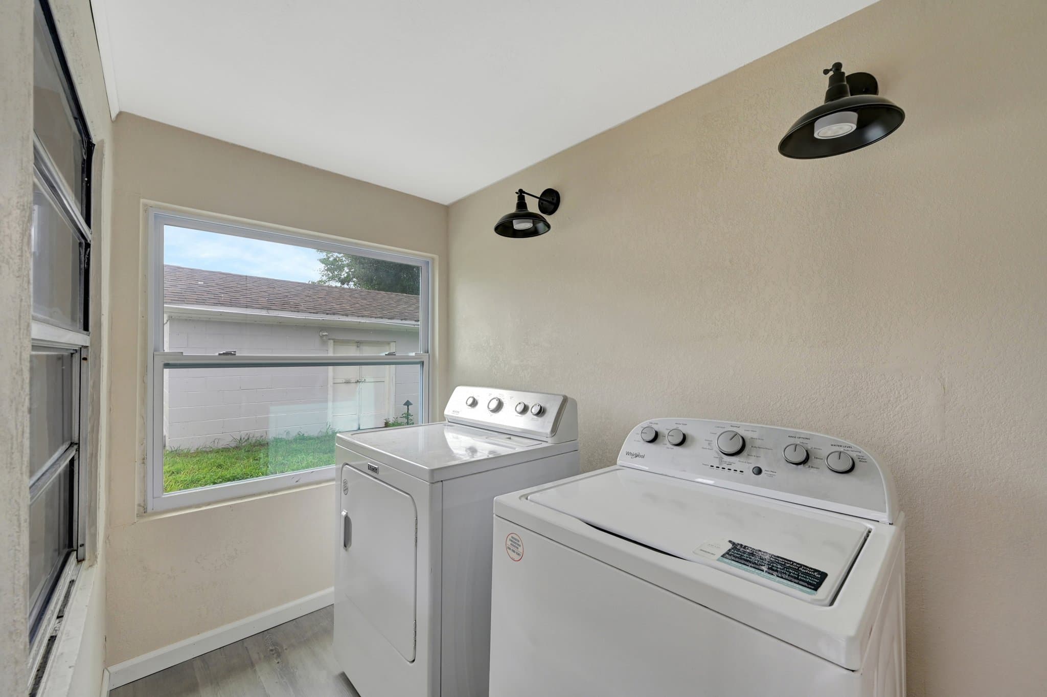 Seffner House: 1234 Oak Valley Dr