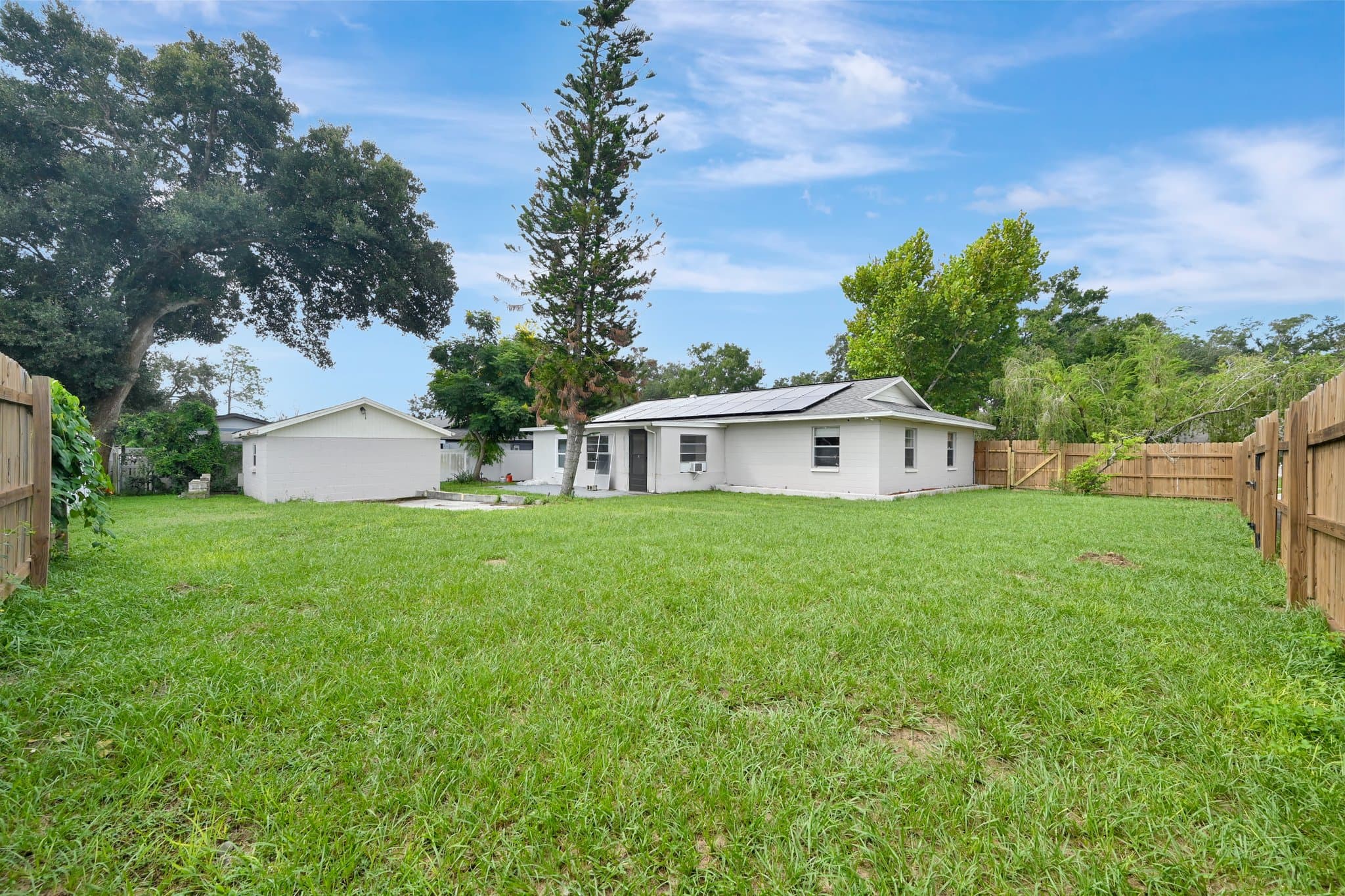 Seffner House: 1234 Oak Valley Dr