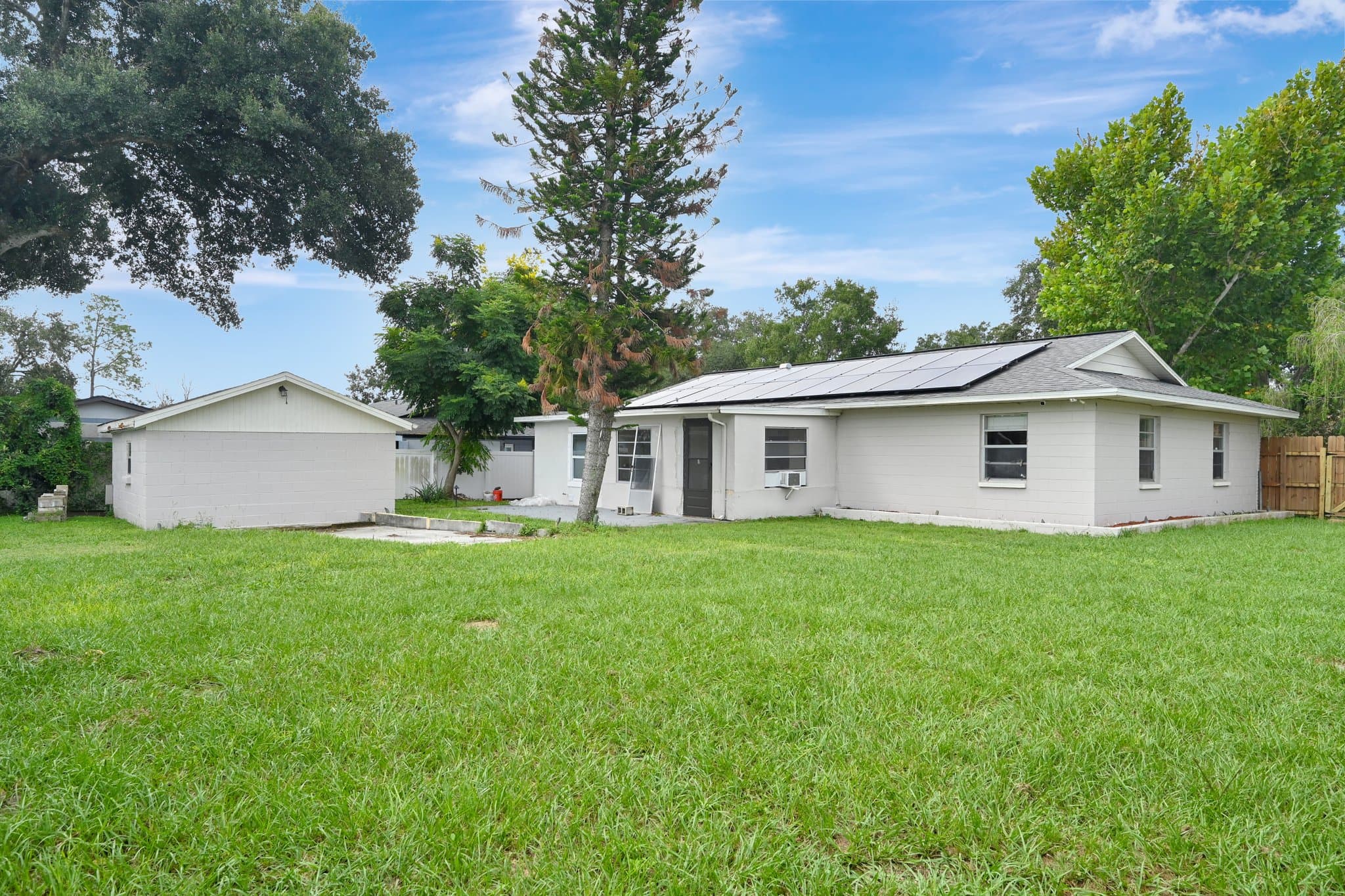 Seffner House: 1234 Oak Valley Dr