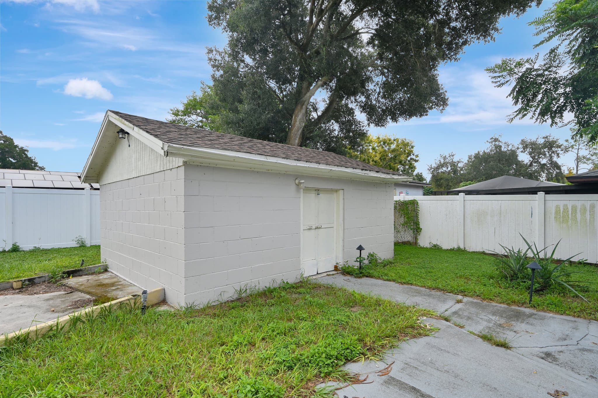 Seffner House: 1234 Oak Valley Dr