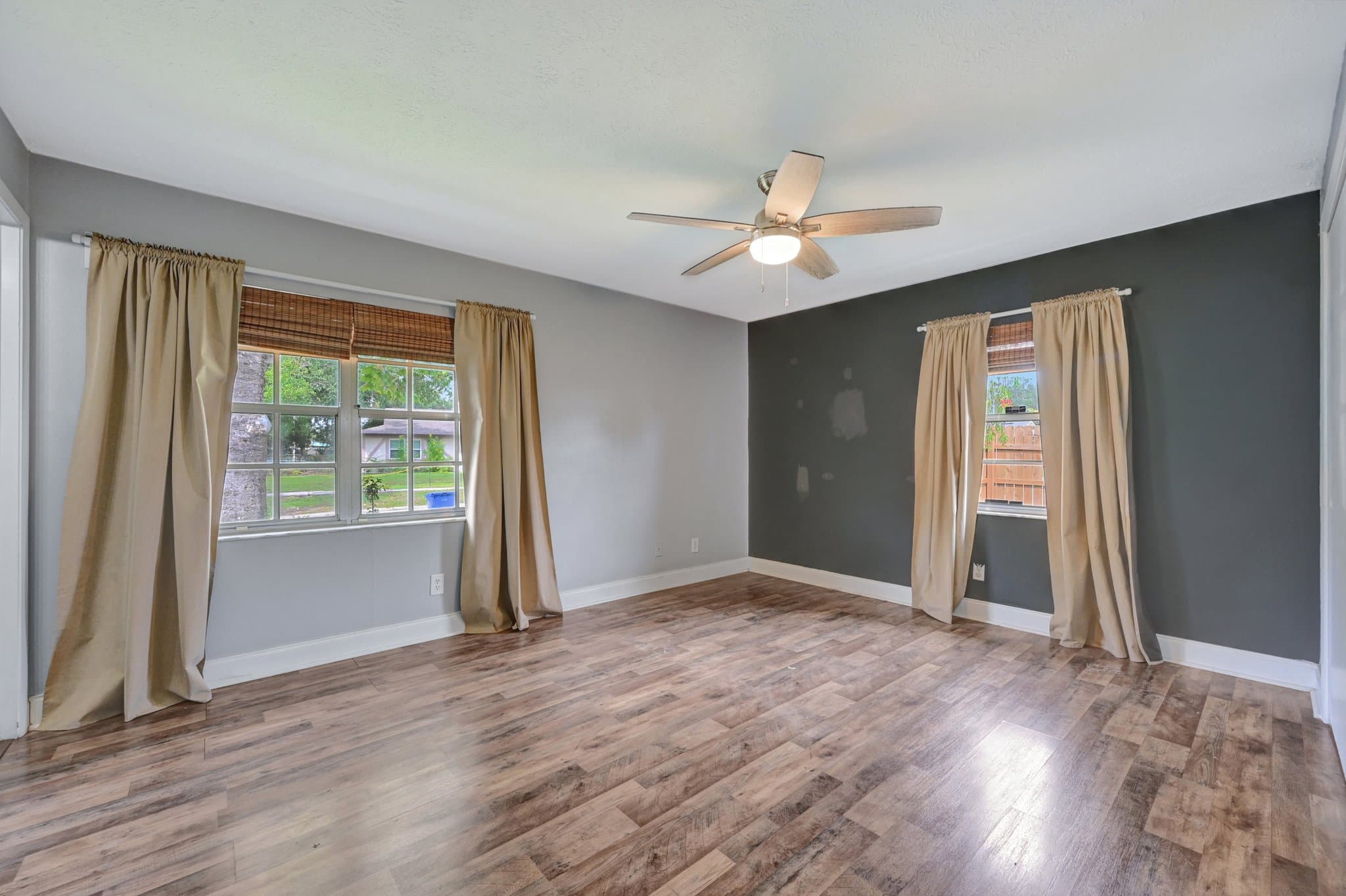 Seffner House: 1234 Oak Valley Dr