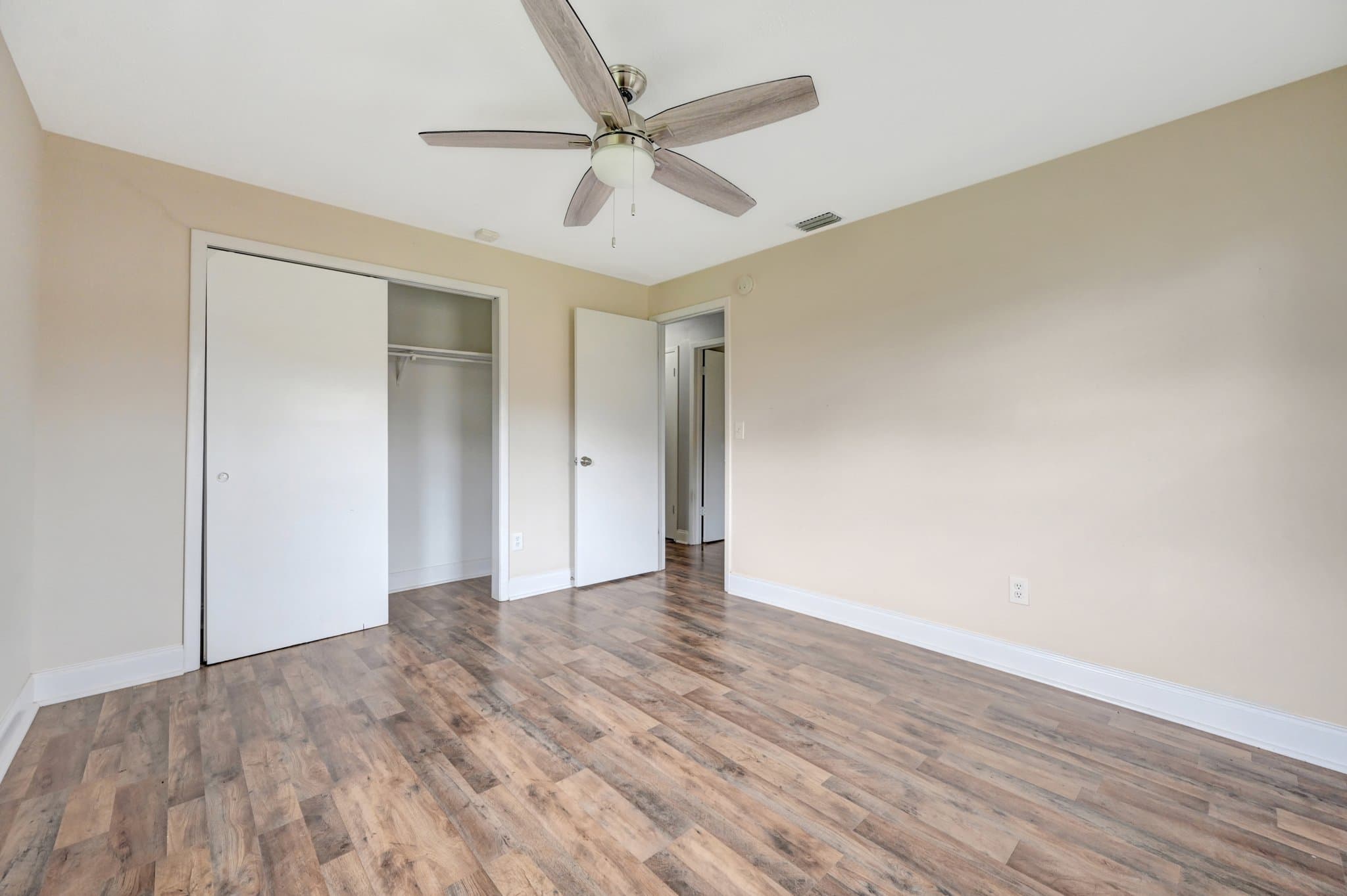 Seffner House: 1234 Oak Valley Dr