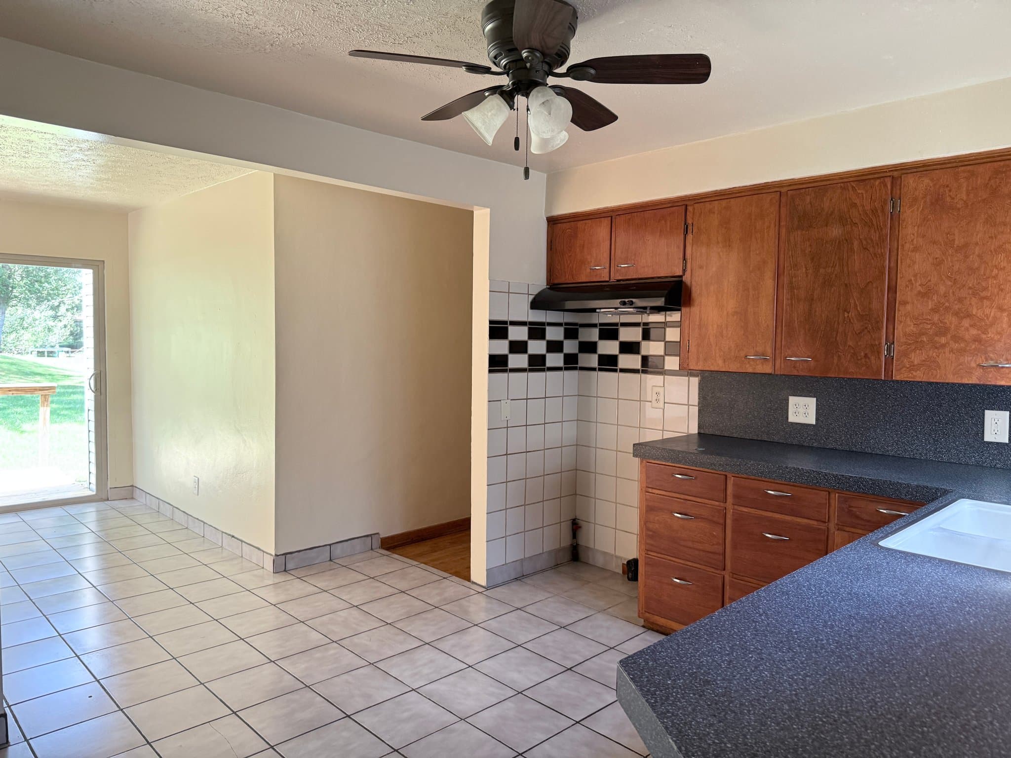 Clintonville House: N10652 Lakeshore Dr