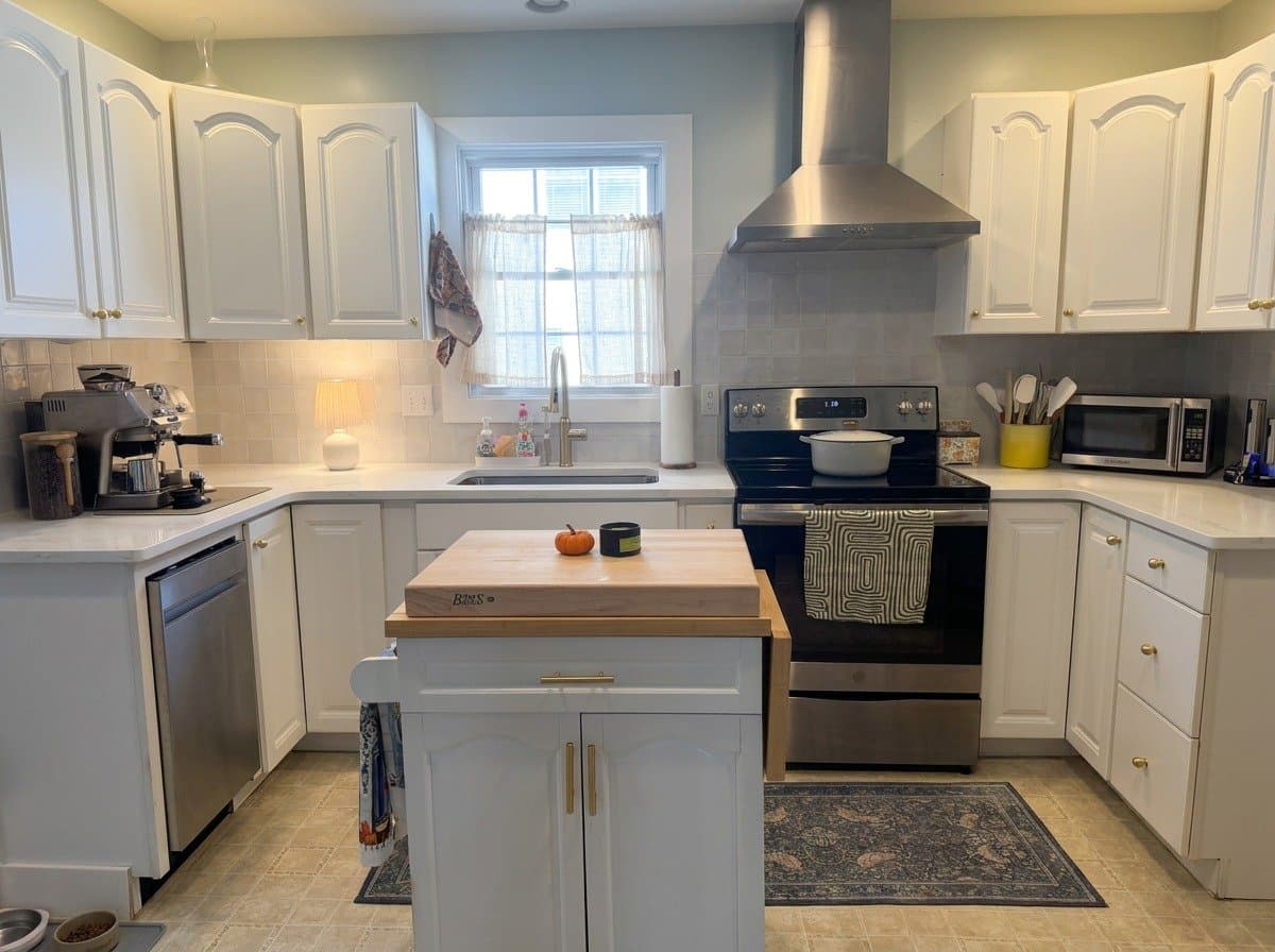Easton House: 409 Glebe Road Easton, MD 21601