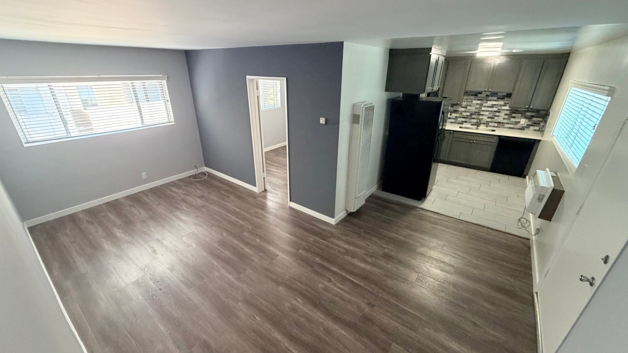 Sherman Oaks Apartment: 15483 Moorpark St