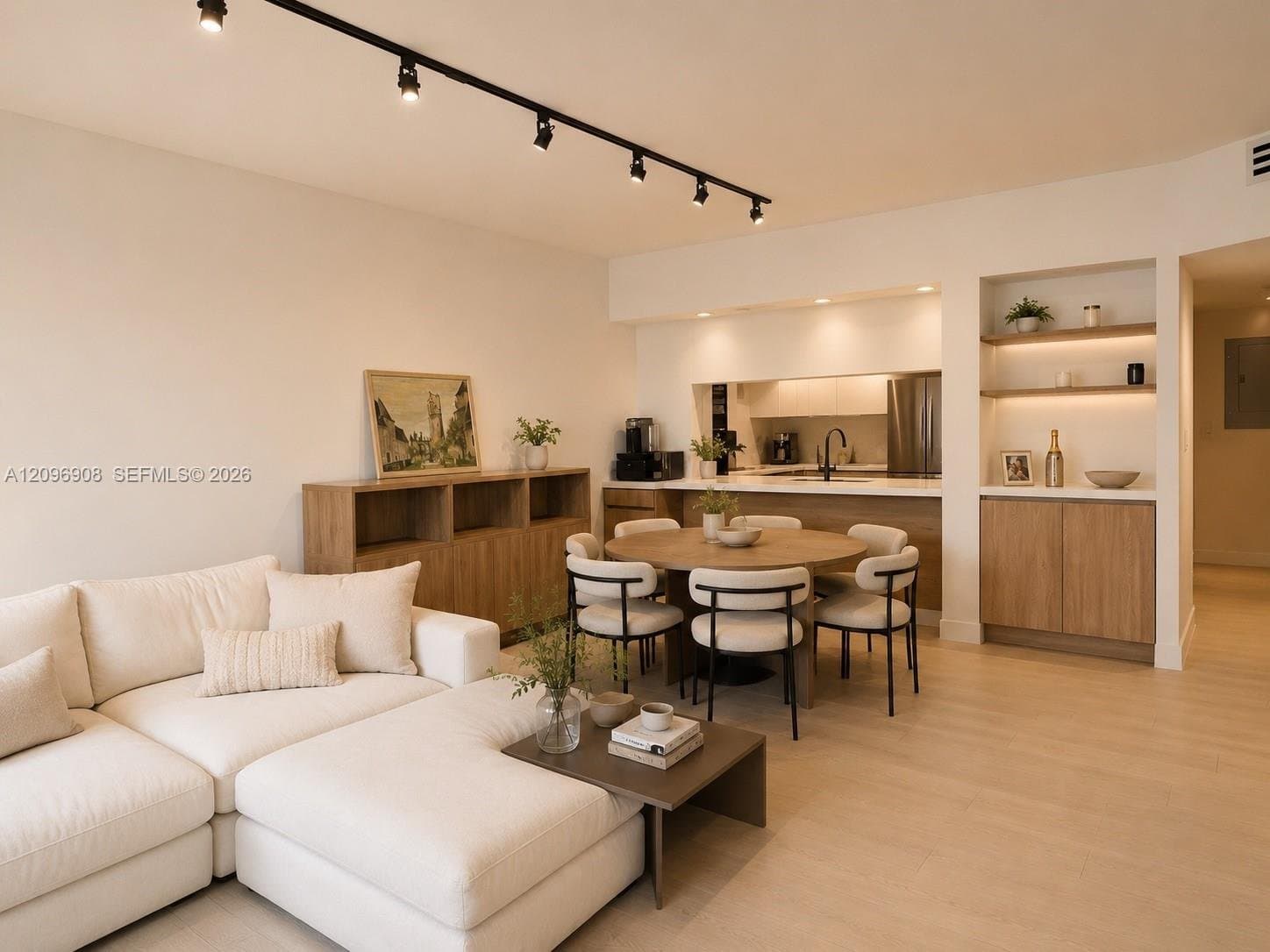 Miami Condo: 520 Brickell Key Dr
