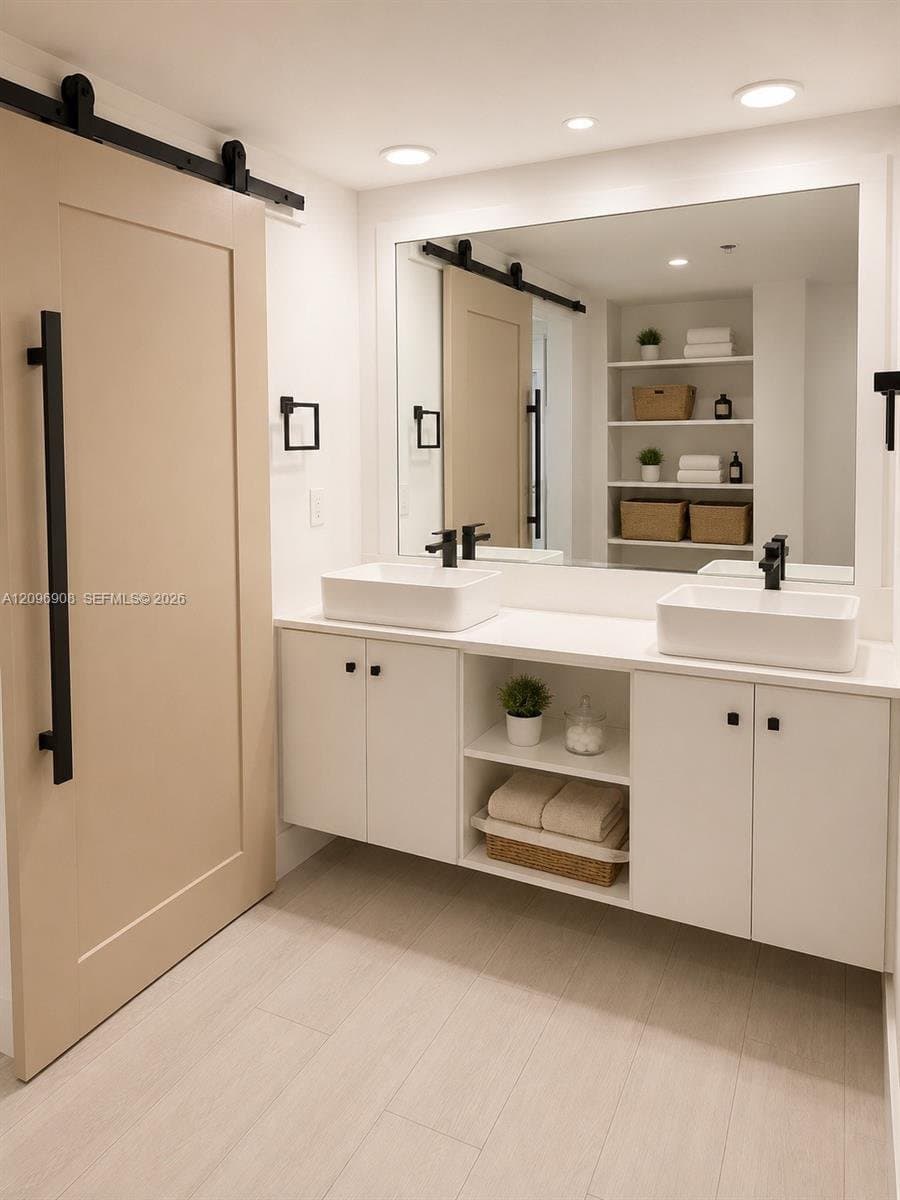 Miami Condo: 520 Brickell Key Dr