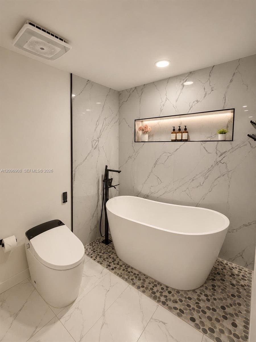 Miami Condo: 520 Brickell Key Dr