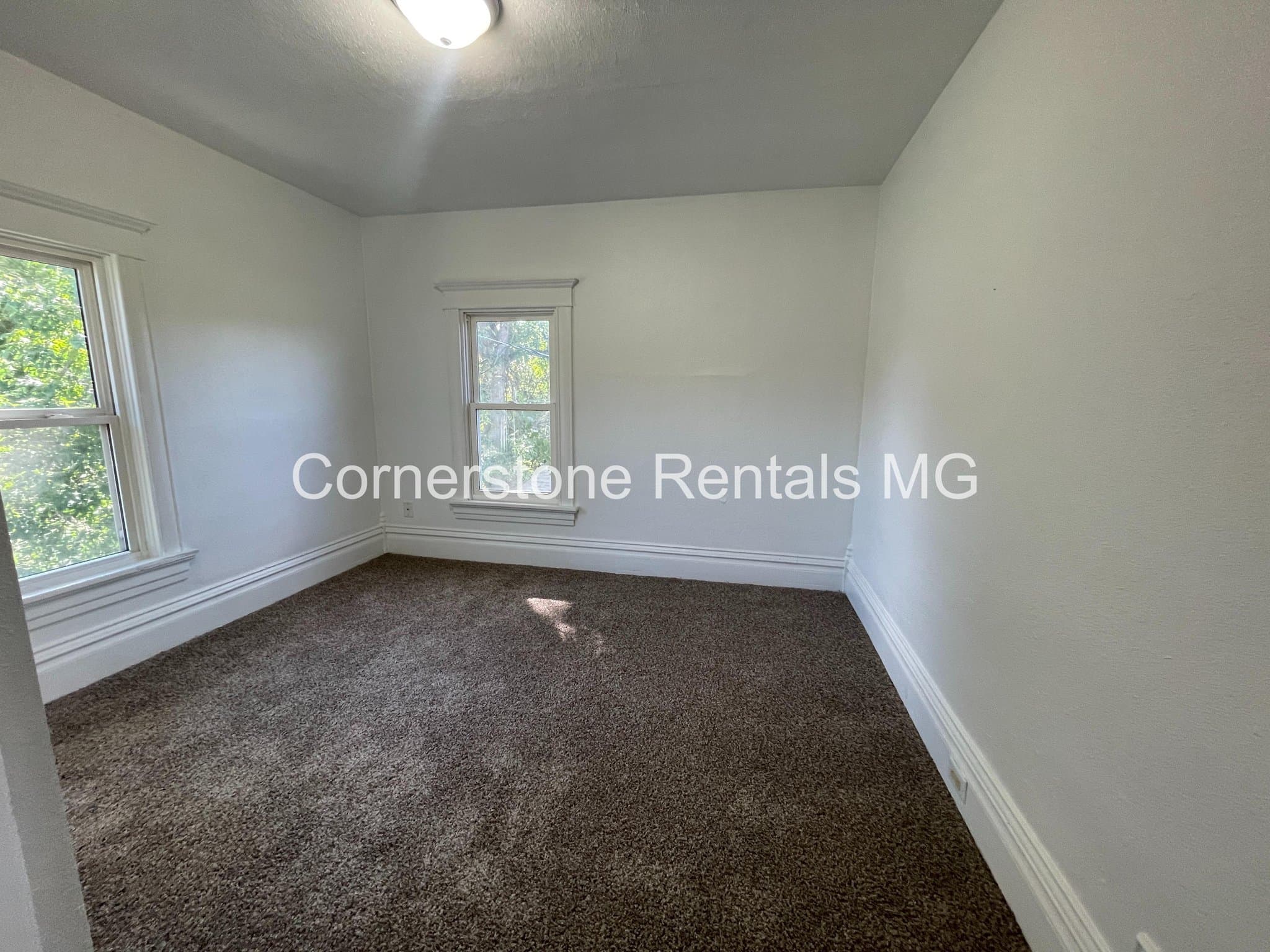 Valley City House: 656 E Main St