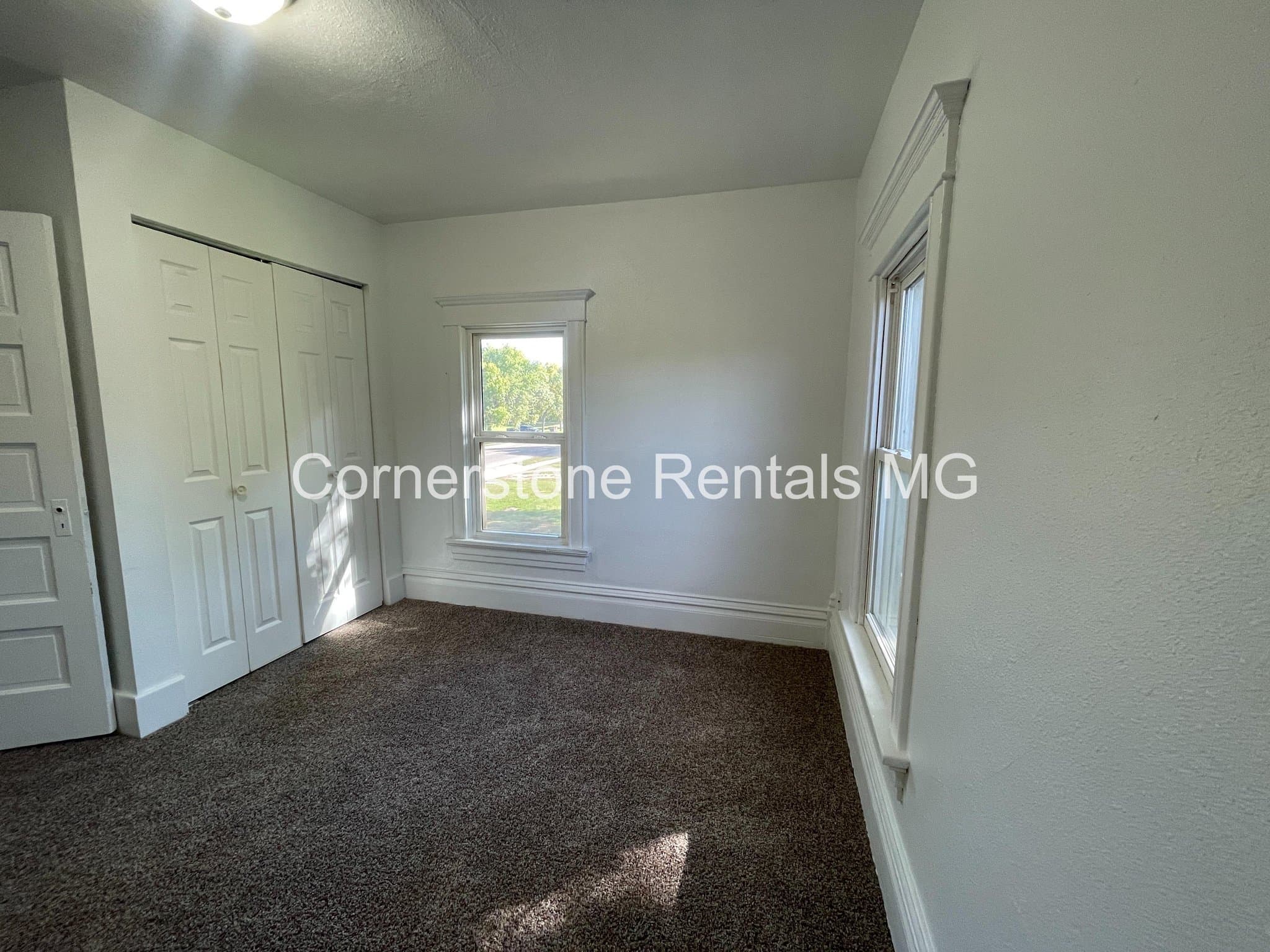 Valley City House: 656 E Main St