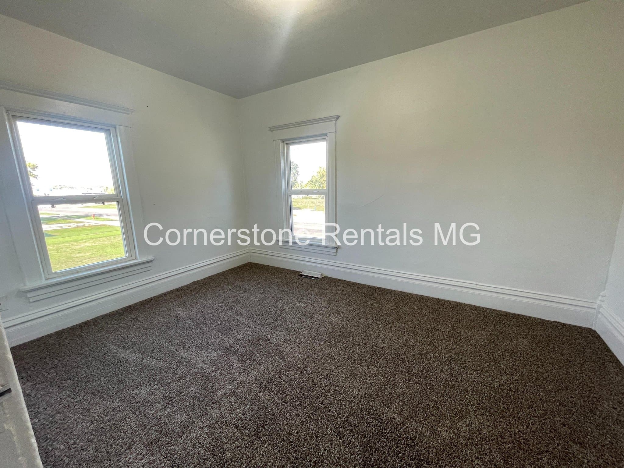 Valley City House: 656 E Main St