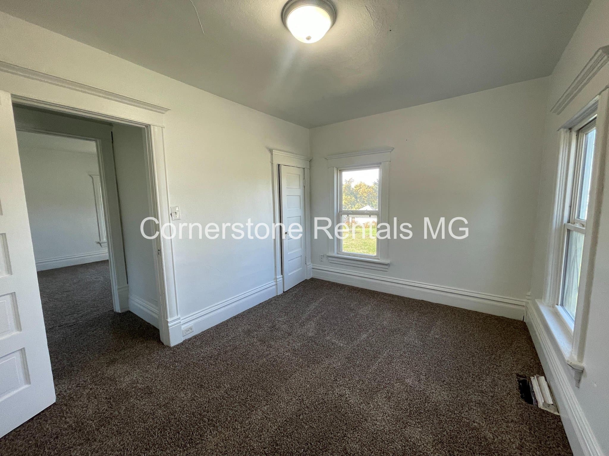 Valley City House: 656 E Main St