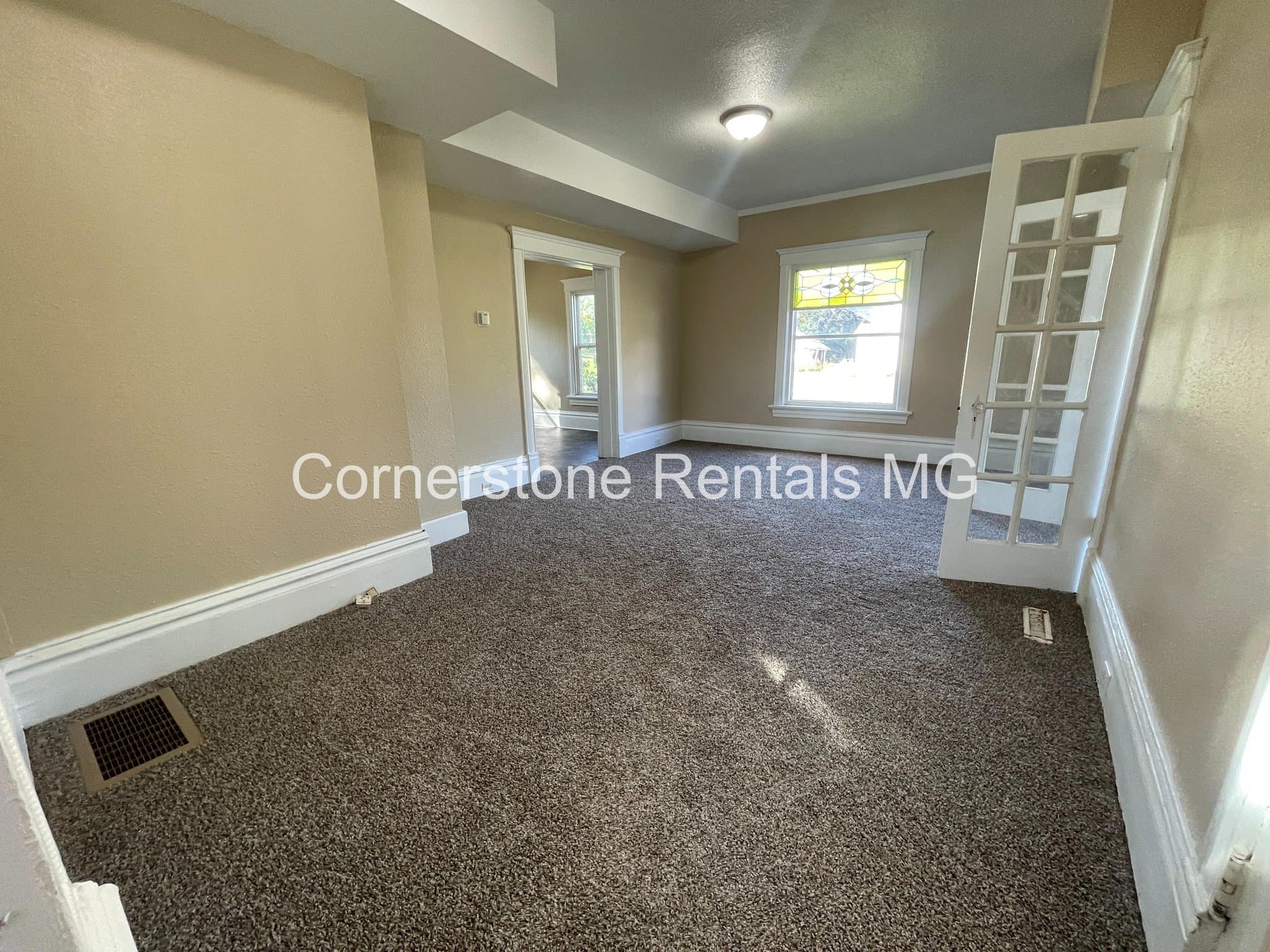 Valley City House: 656 E Main St
