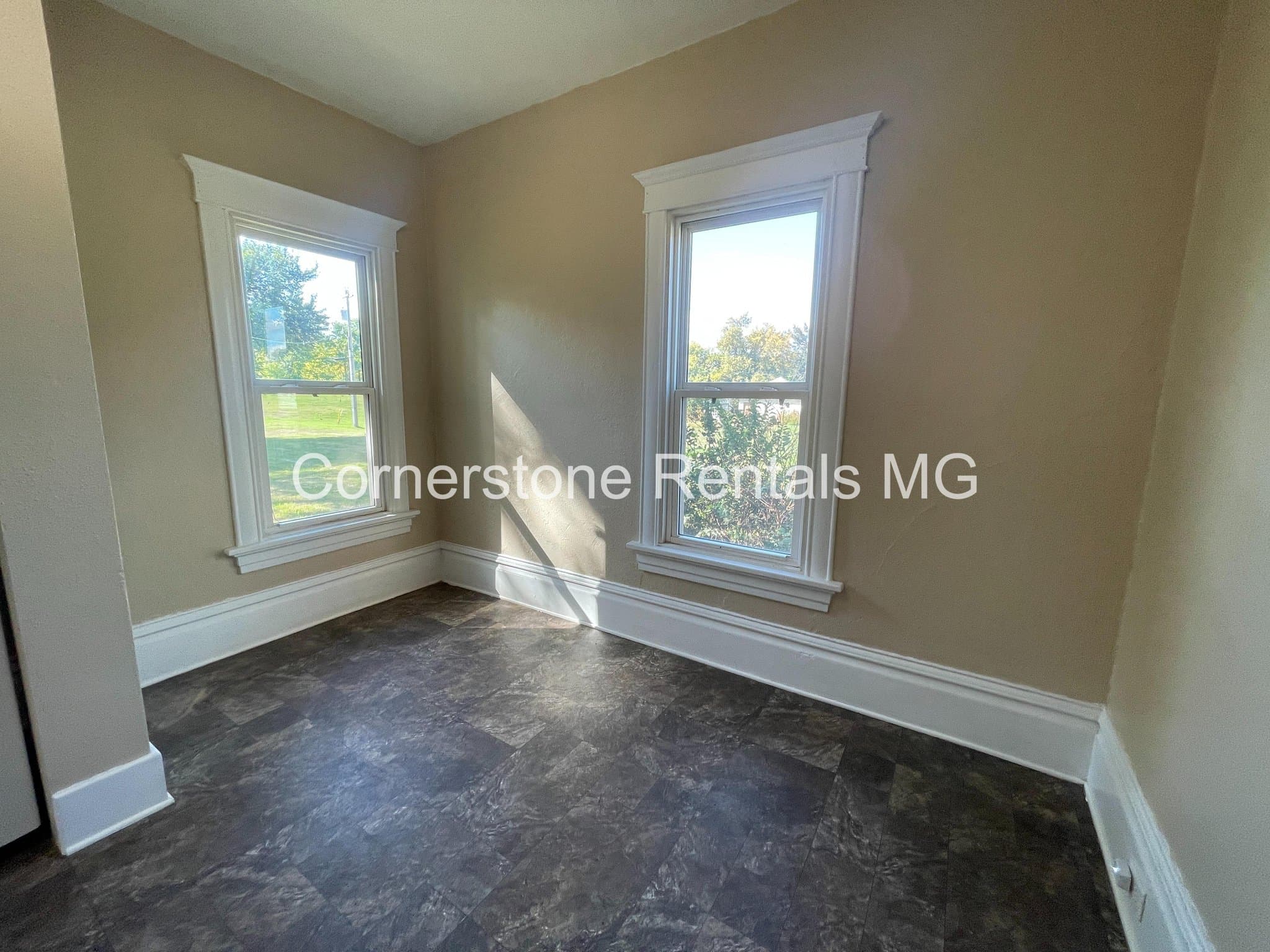 Valley City House: 656 E Main St