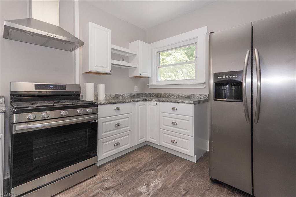 Lorain House: 2243 Reid Ave