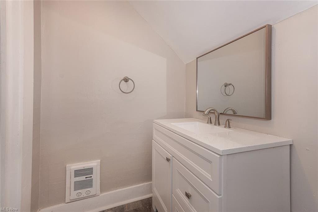 Lorain House: 2243 Reid Ave
