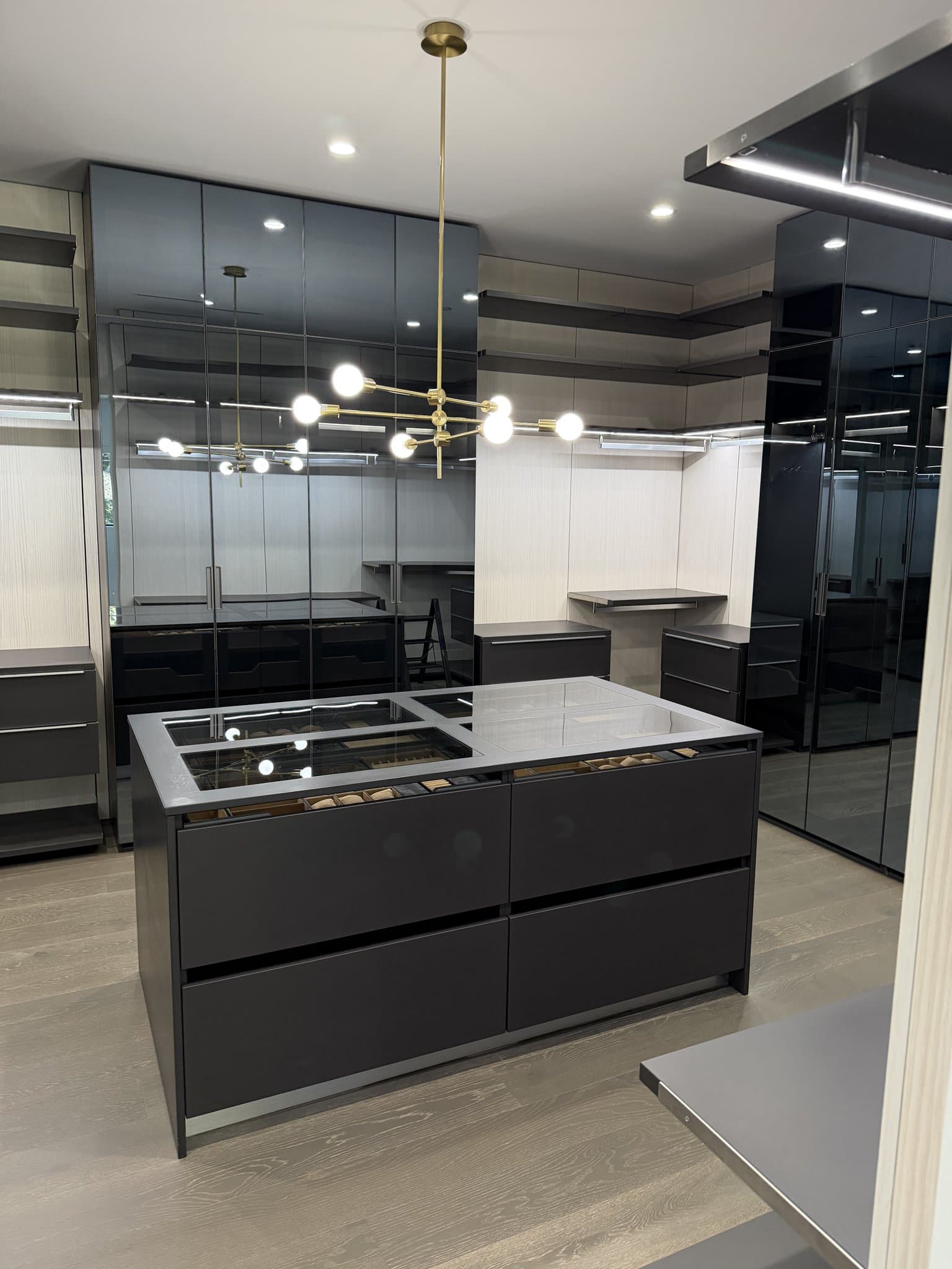 Sherman Oaks House: 15231 Greenleaf St