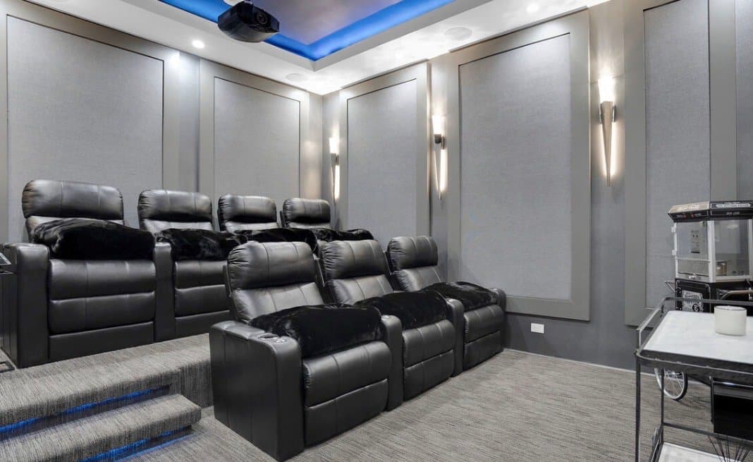 Sherman Oaks House: 15231 Greenleaf St