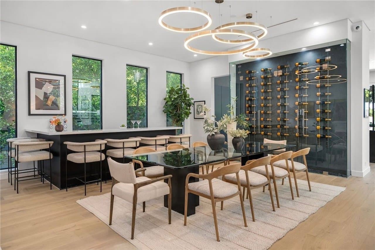 Sherman Oaks House: 15231 Greenleaf St