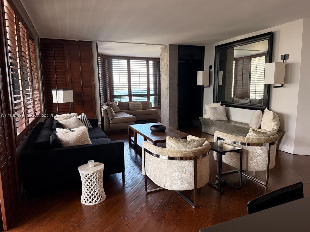 Miami Condo: 520 Brickell Key Dr