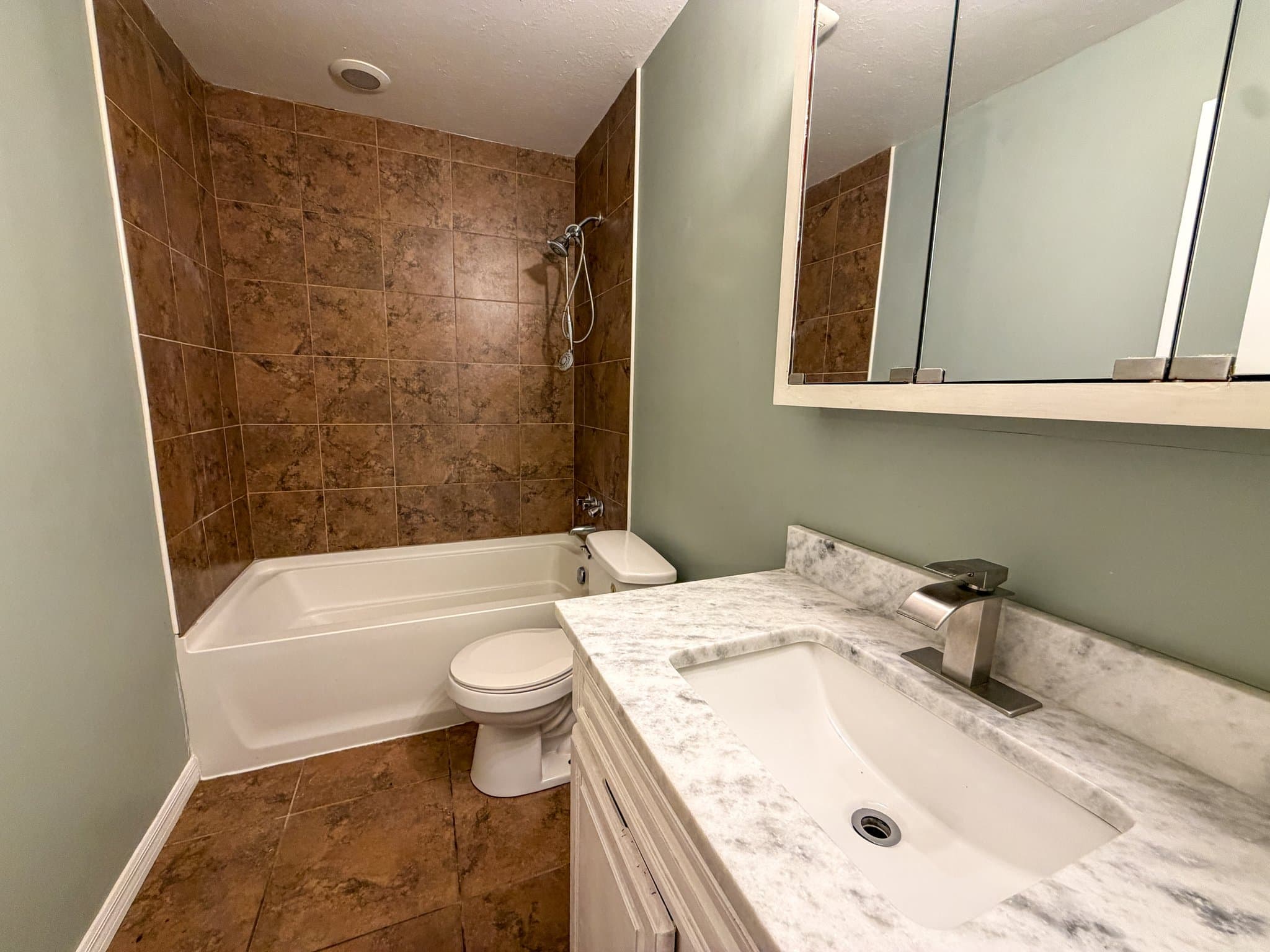 Mobile House: 8061 Valmoral Dr