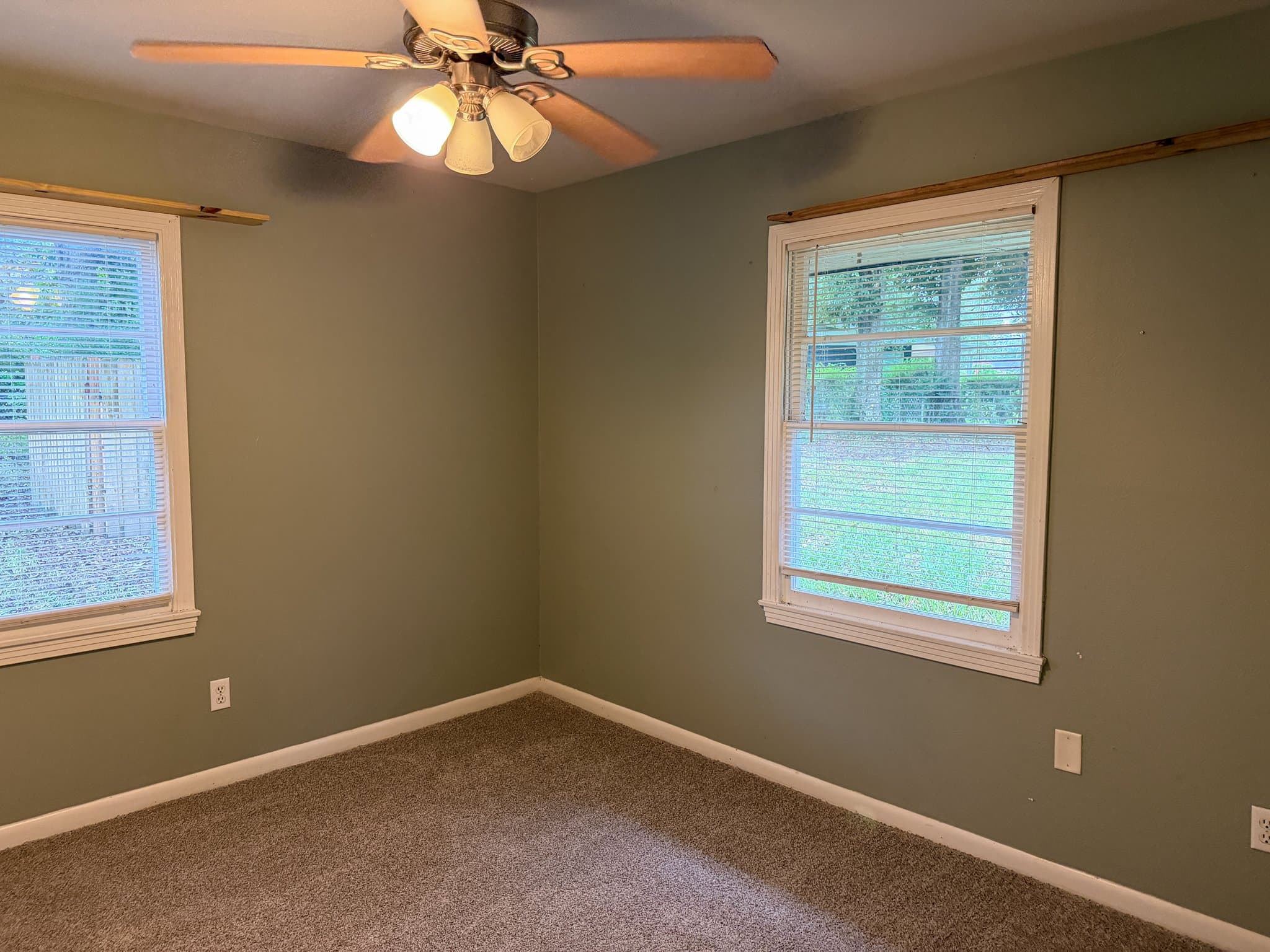 Mobile House: 8061 Valmoral Dr