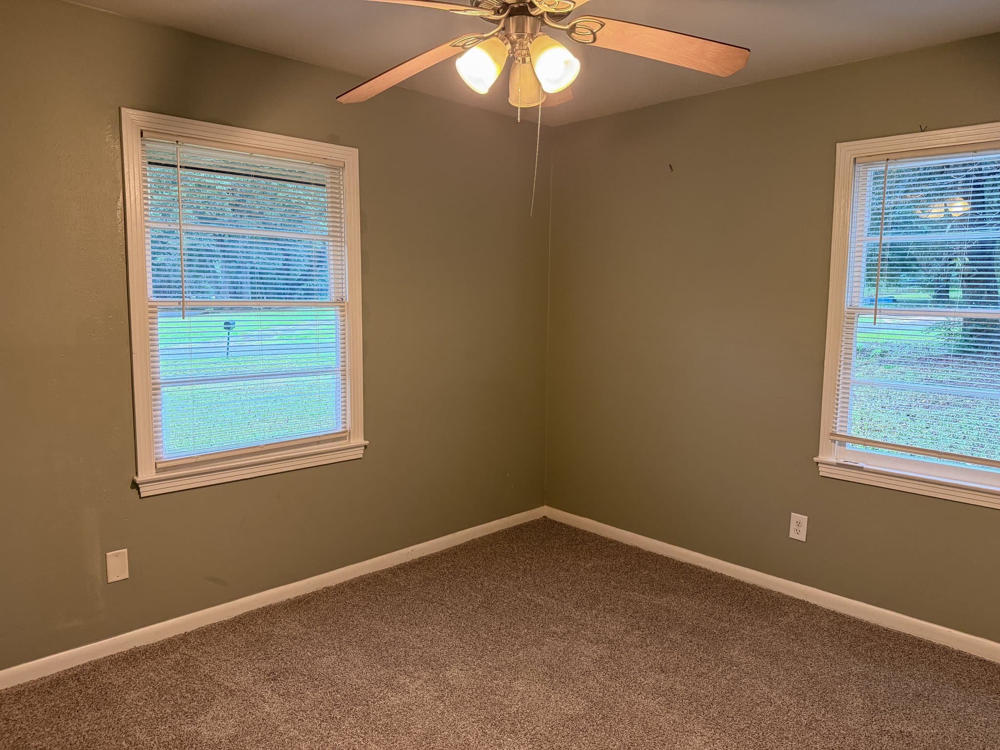 Mobile House: 8061 Valmoral Dr