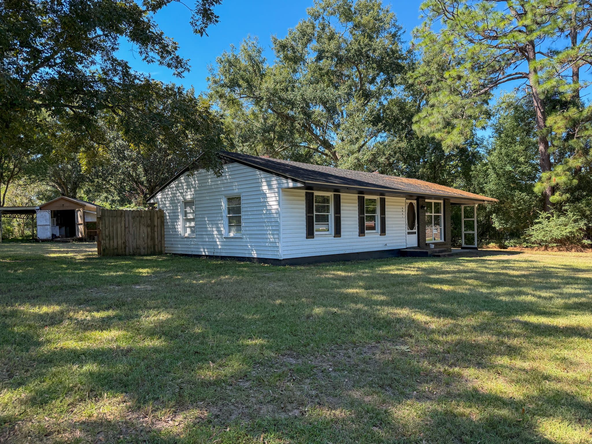 Mobile House: 8061 Valmoral Dr