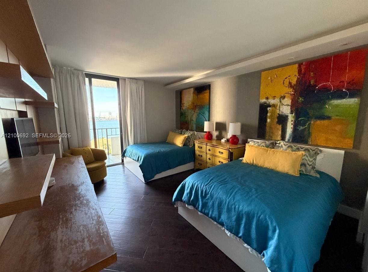 Miami Condo: 520 Brickell Key Dr