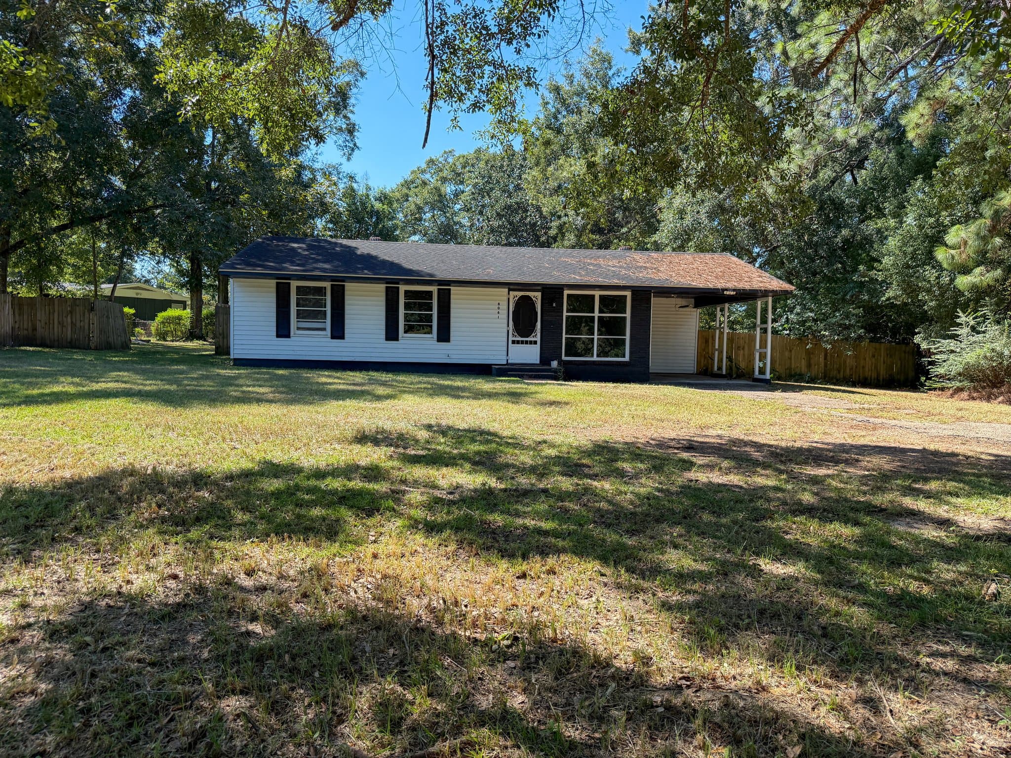 Mobile House: 8061 Valmoral Dr