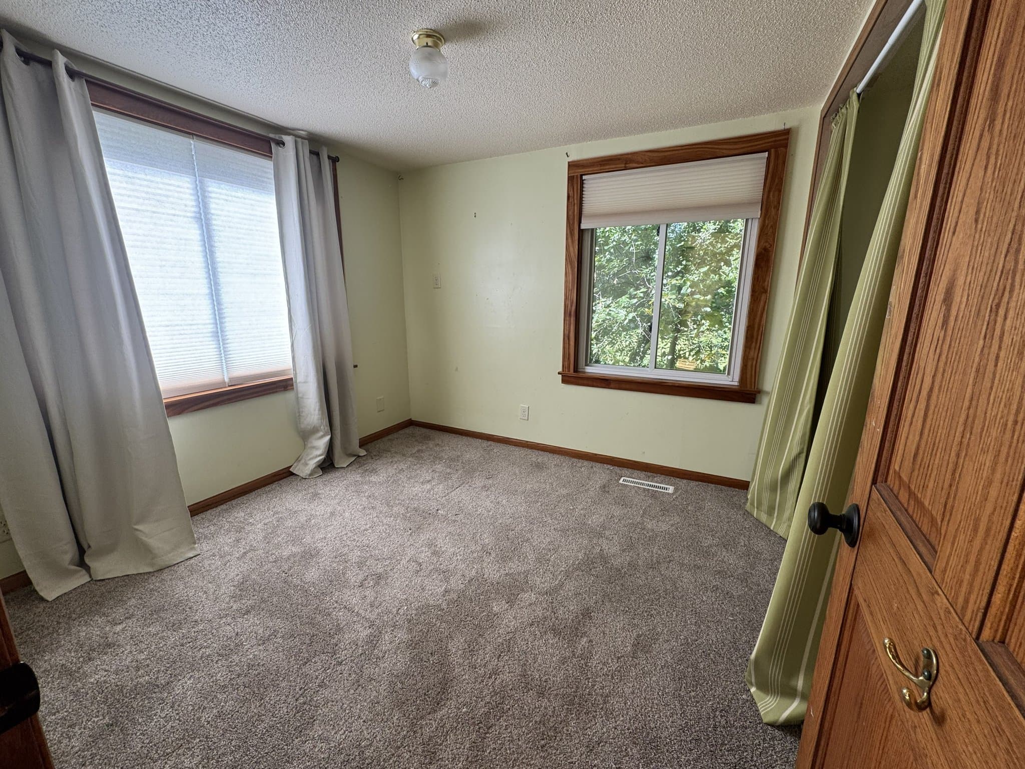 Lakeland House: 16838 Upper 19th St S