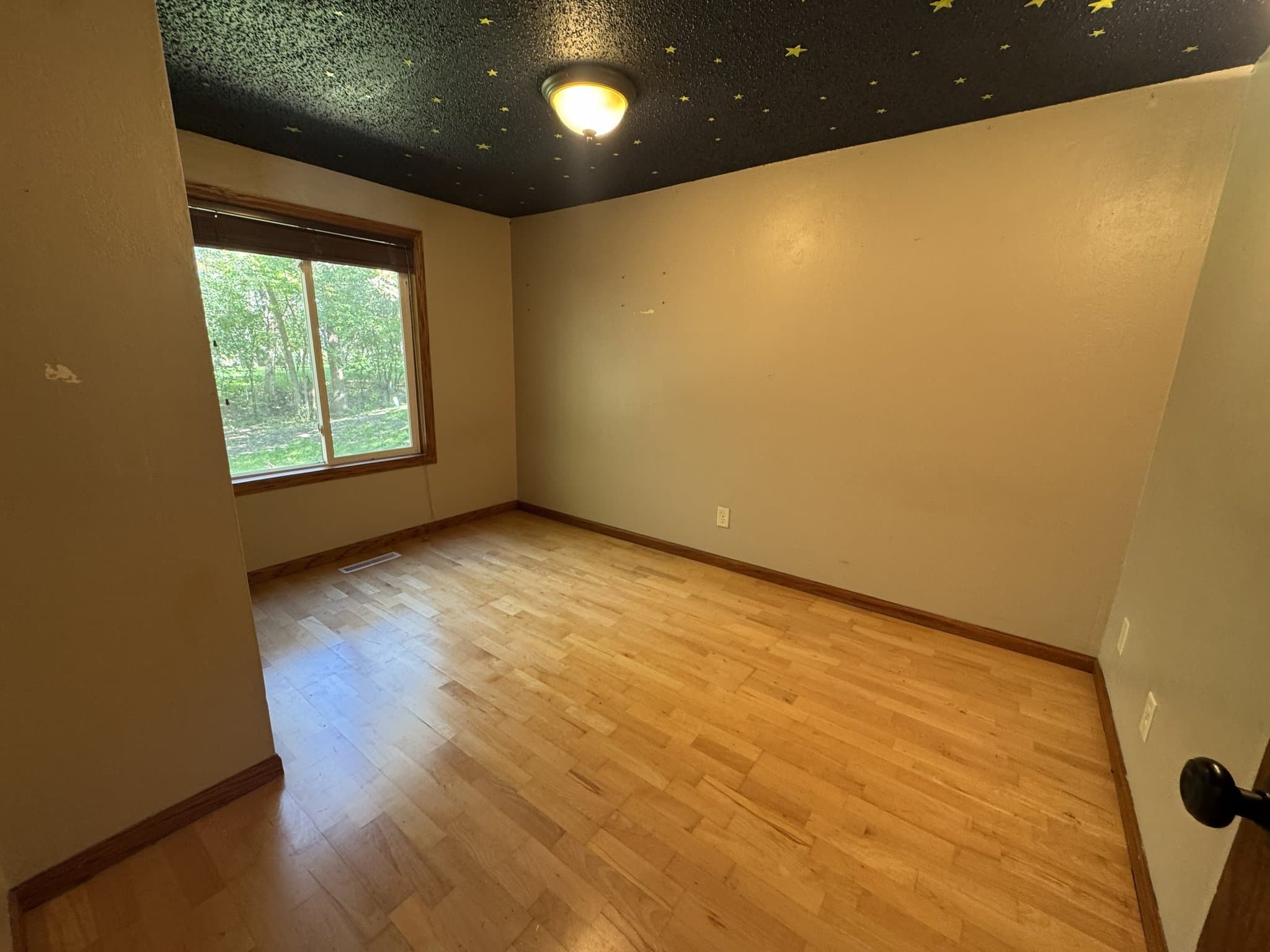 Lakeland House: 16838 Upper 19th St S