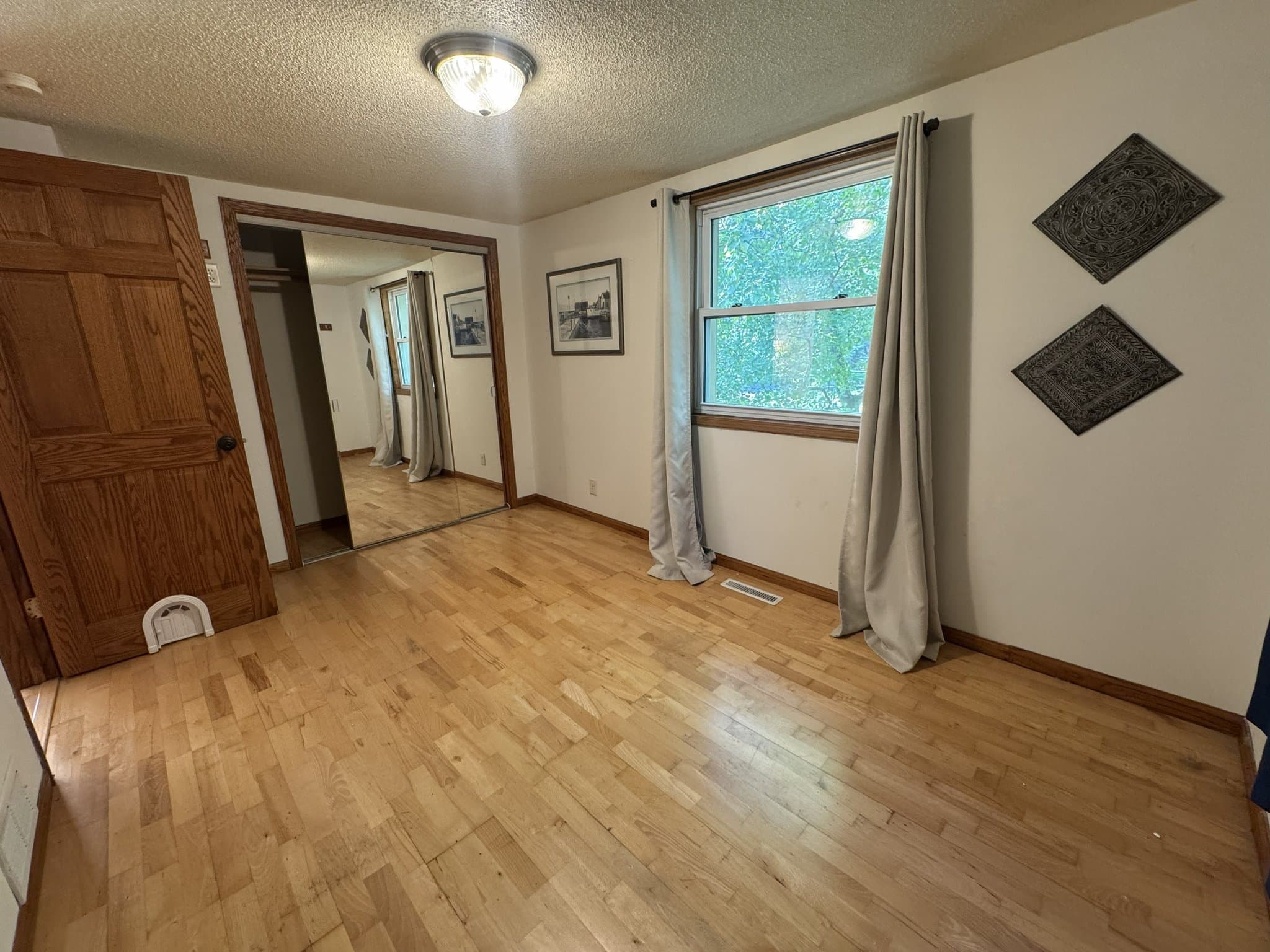 Lakeland House: 16838 Upper 19th St S