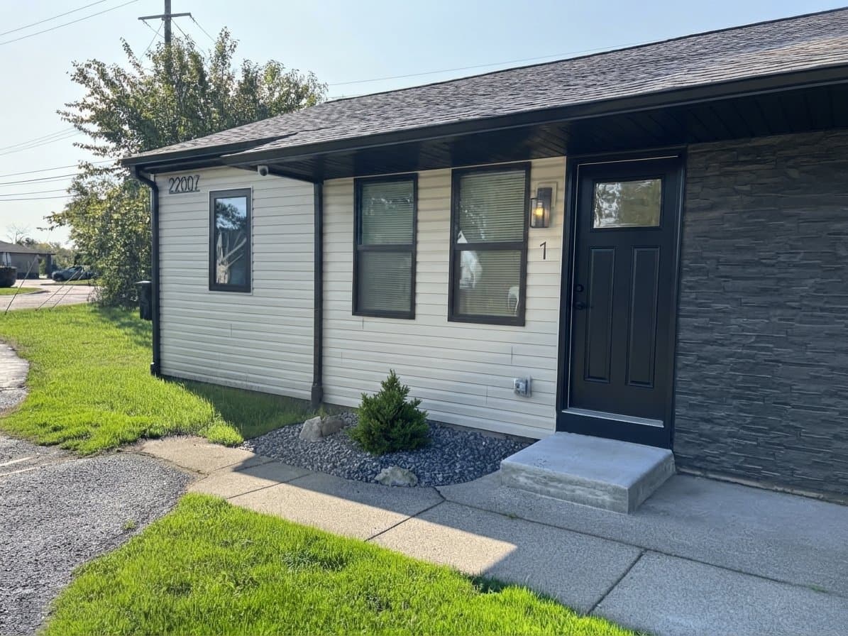 Farmington Apartment: 22013 Springbrook Ave